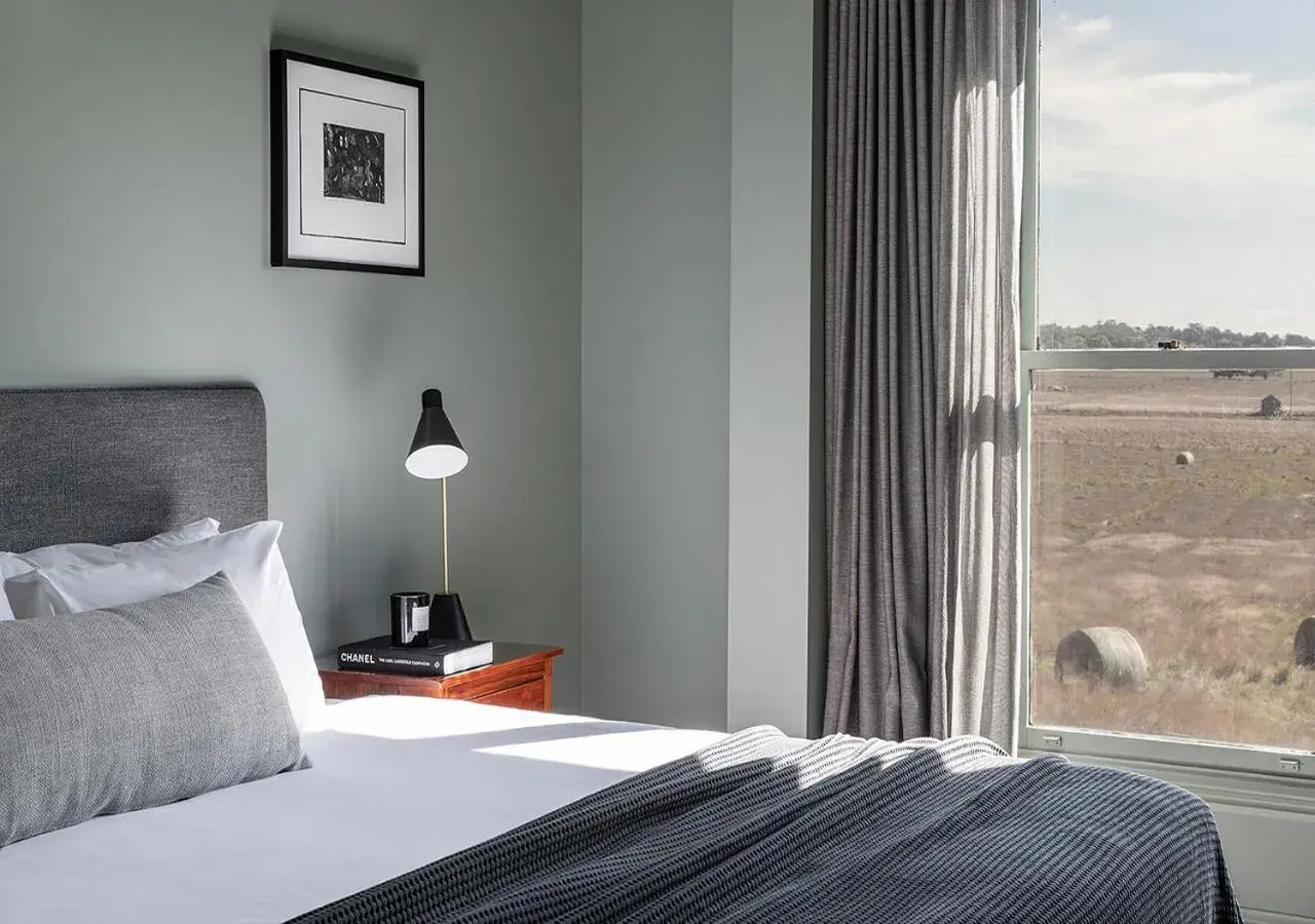 Bedroom, Bed in Cleveland Estate Bedroom, Bed in Cleveland Estate