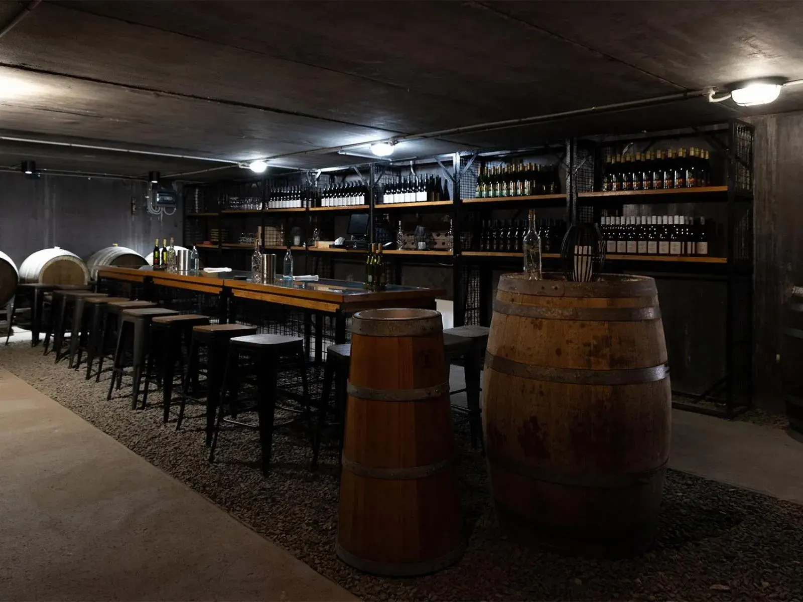 Lounge or bar in Cleveland Estate Lounge or bar in Cleveland Estate