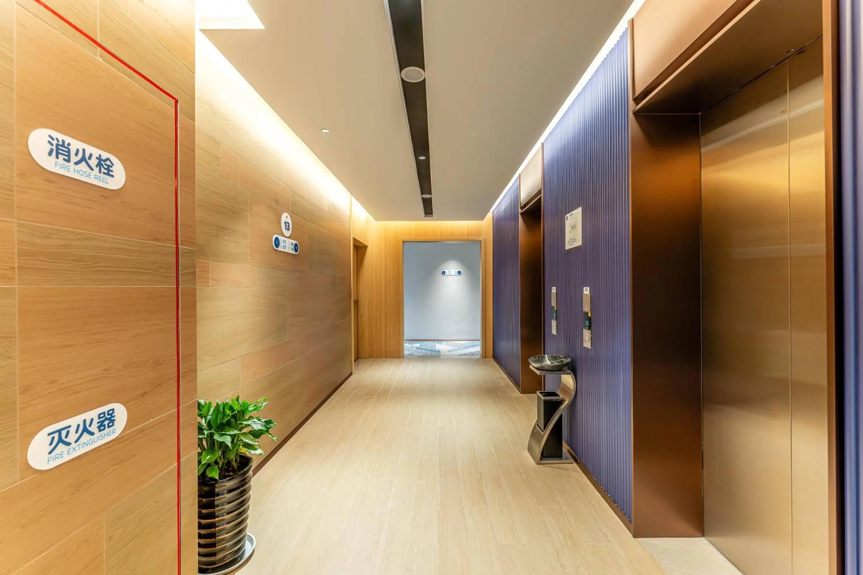 elevator in Holiday Inn Express Kunshan Yushan by IHG