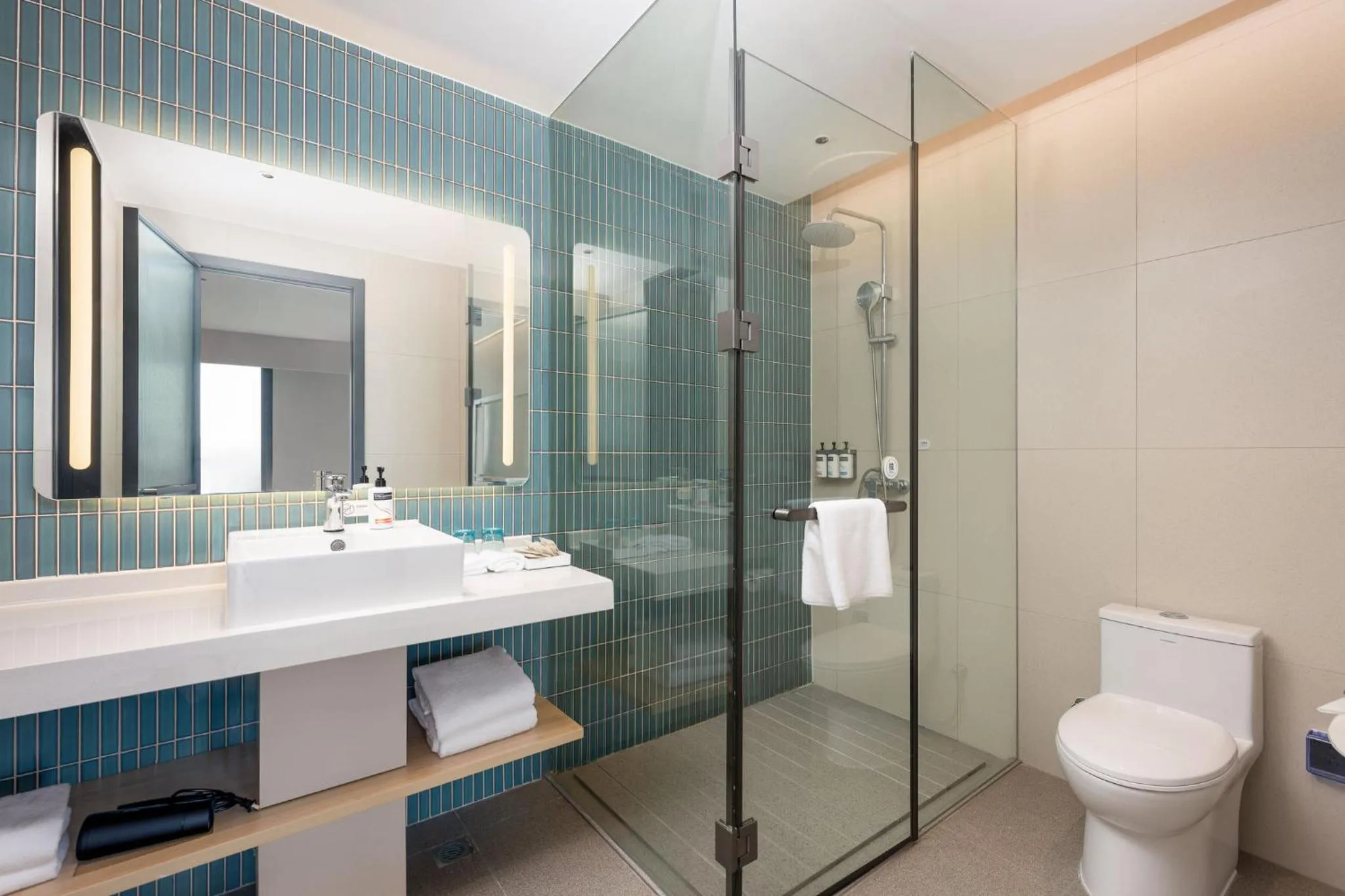 Bathroom in Holiday Inn Express Kunshan Yushan by IHG