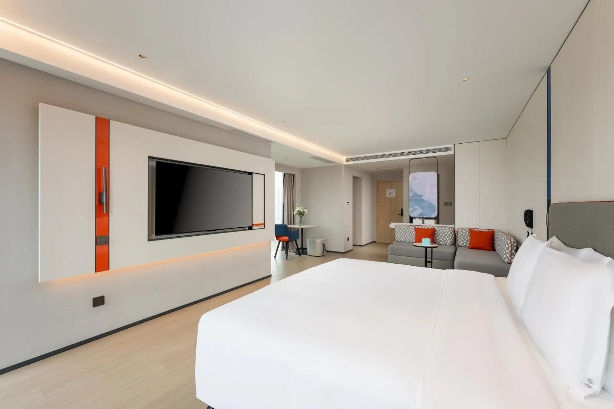 Photo of the whole room, Bed in Holiday Inn Express Kunshan Yushan by IHG