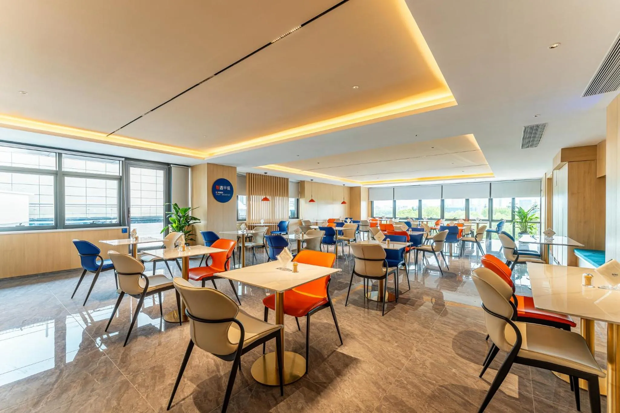 Restaurant/places to eat in Holiday Inn Express Kunshan Yushan by IHG