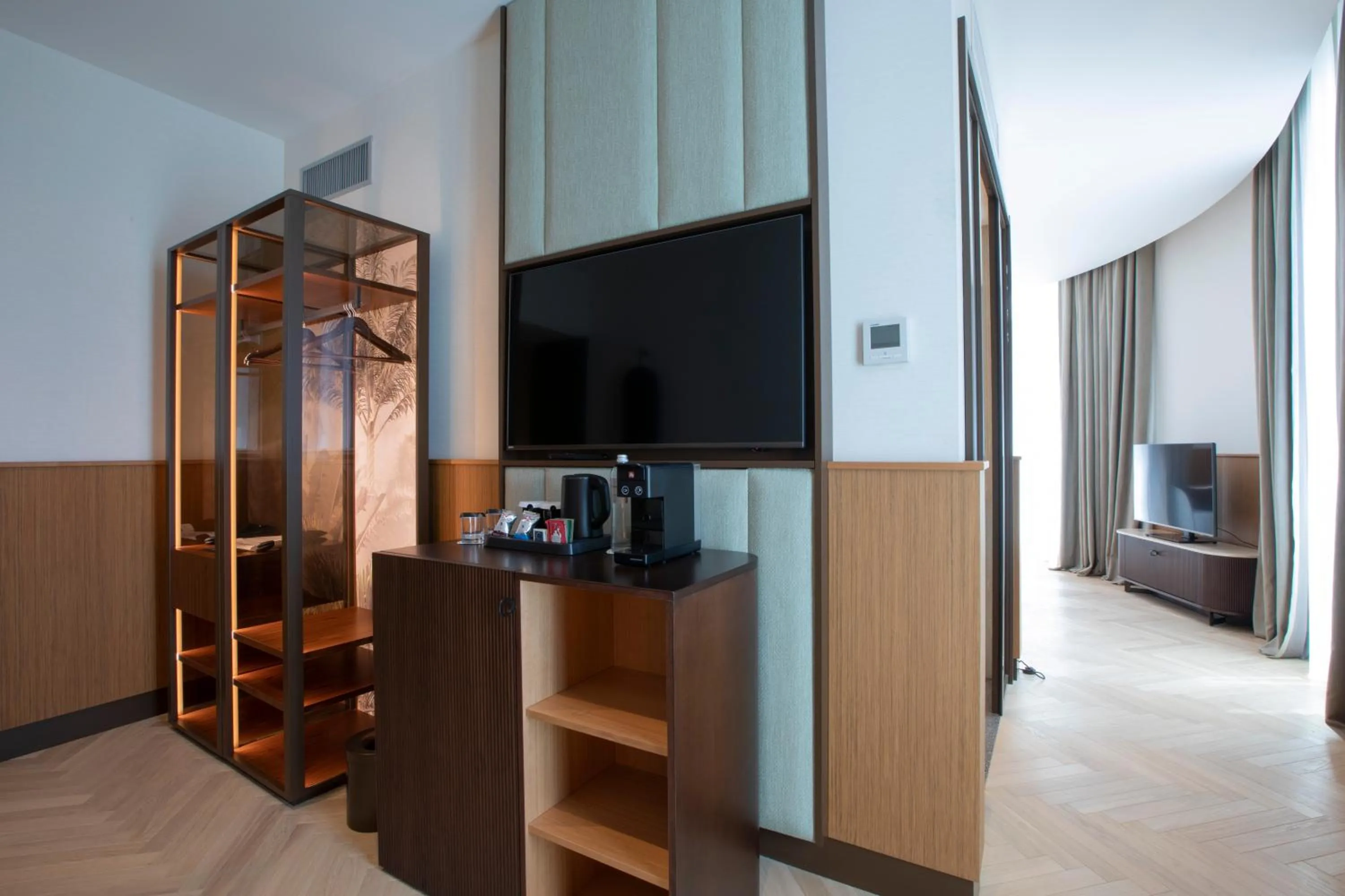 TV and multimedia in Circle6 Rome