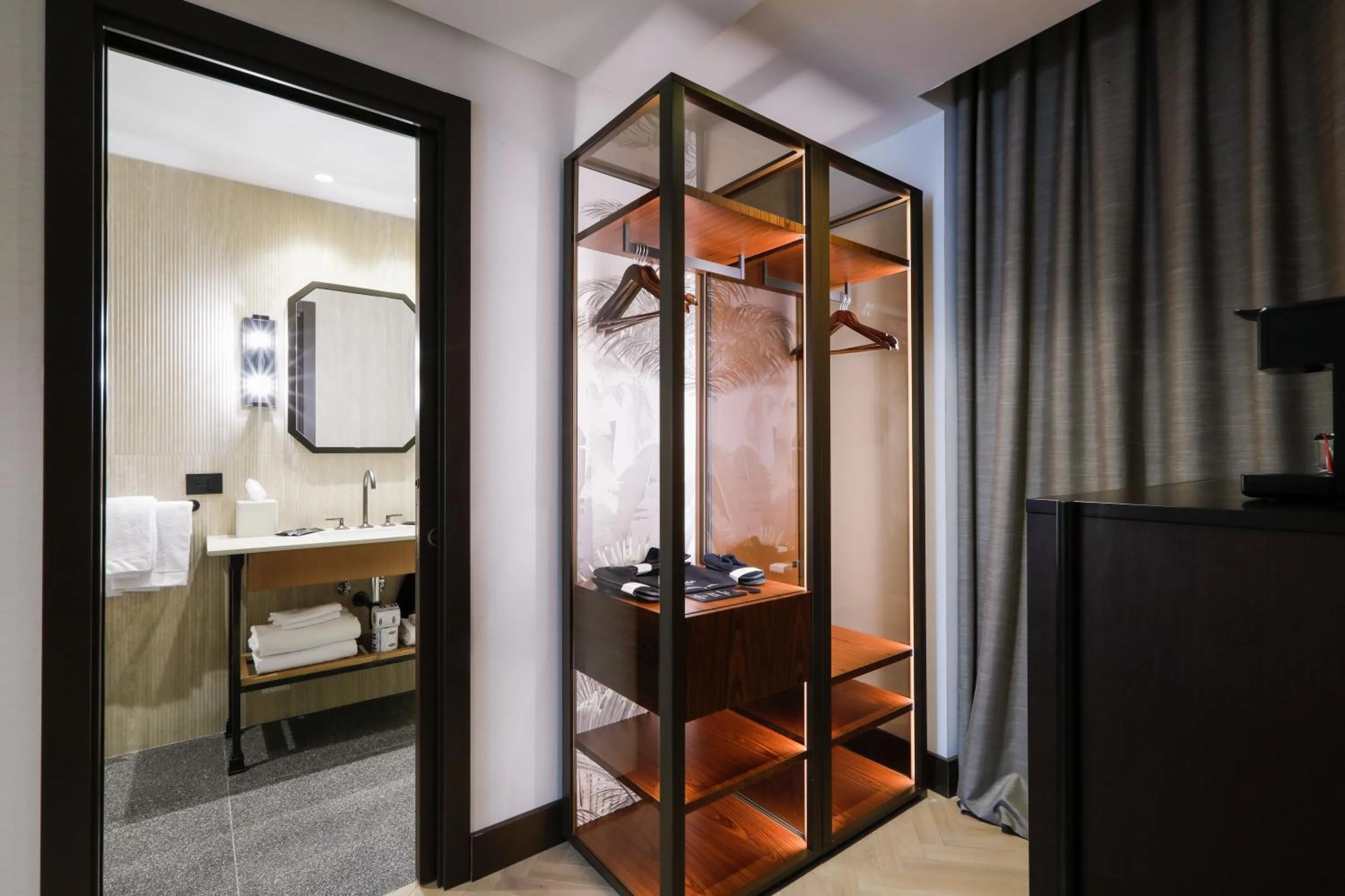 Bathroom in Circle6 Rome