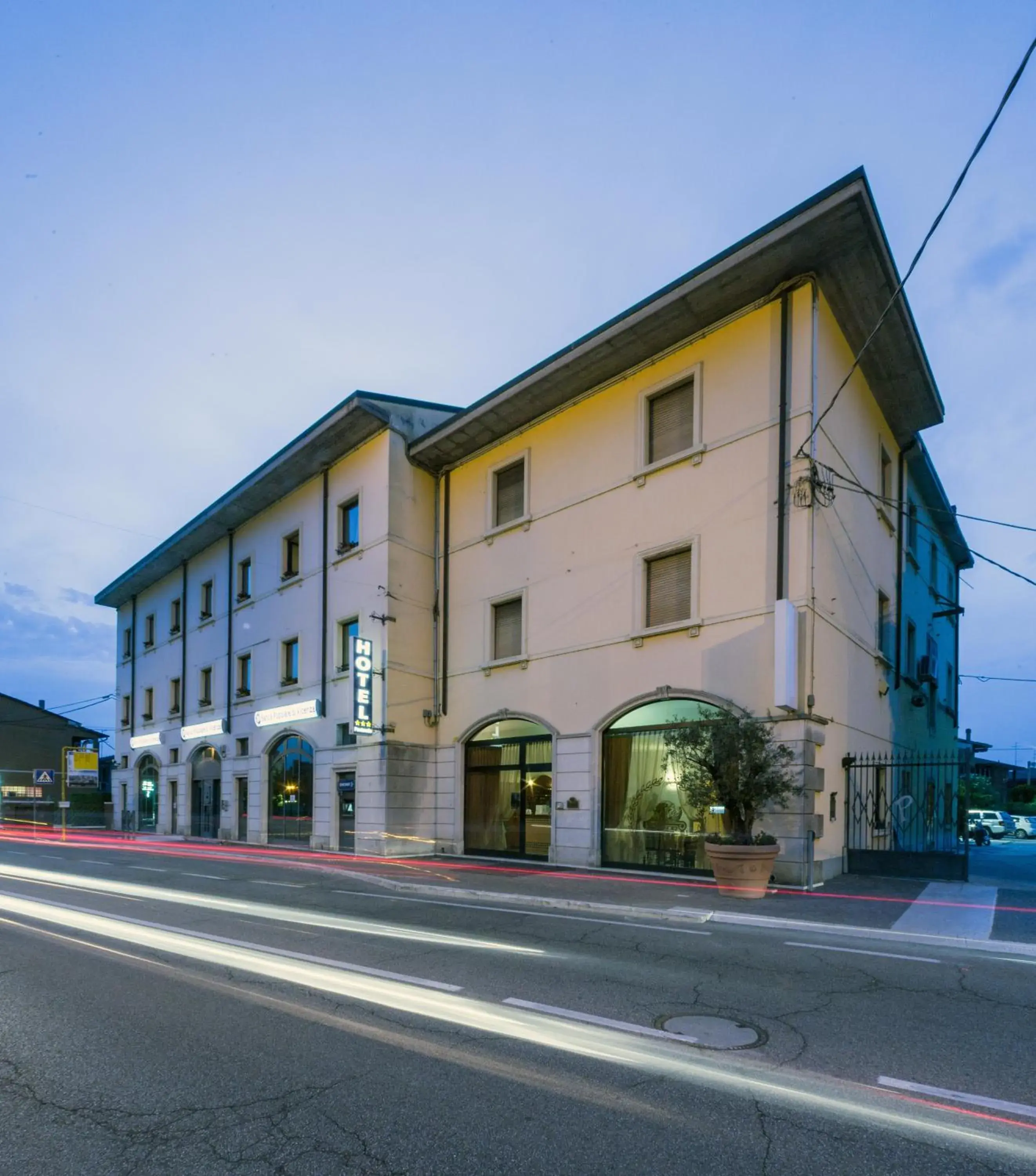 Triple Room with Balcony in Hotel Postumia Triple Room with Balcony in Hotel Postumia