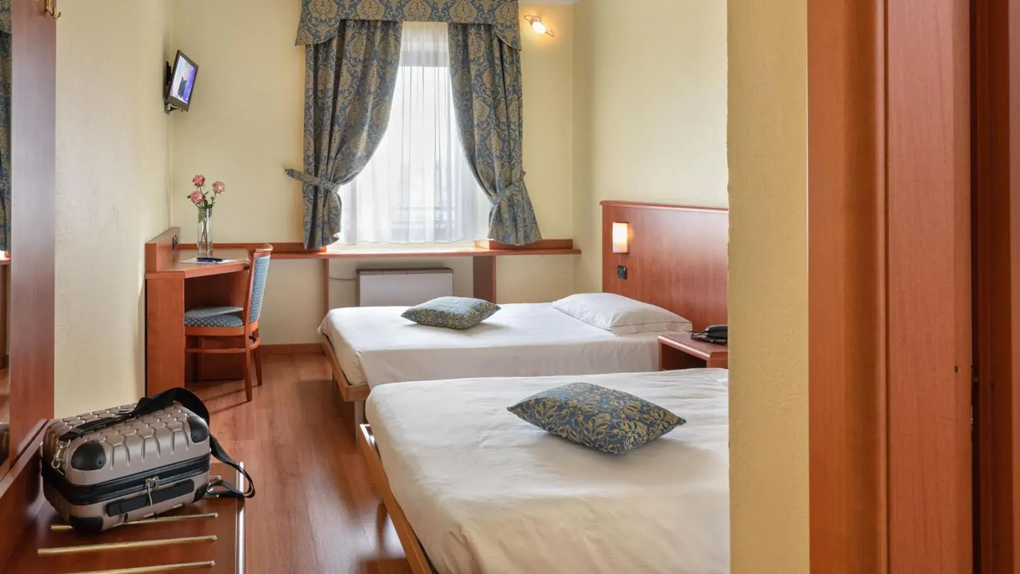 Photo of the whole room, Bed in Hotel Postumia Photo of the whole room, Bed in Hotel Postumia