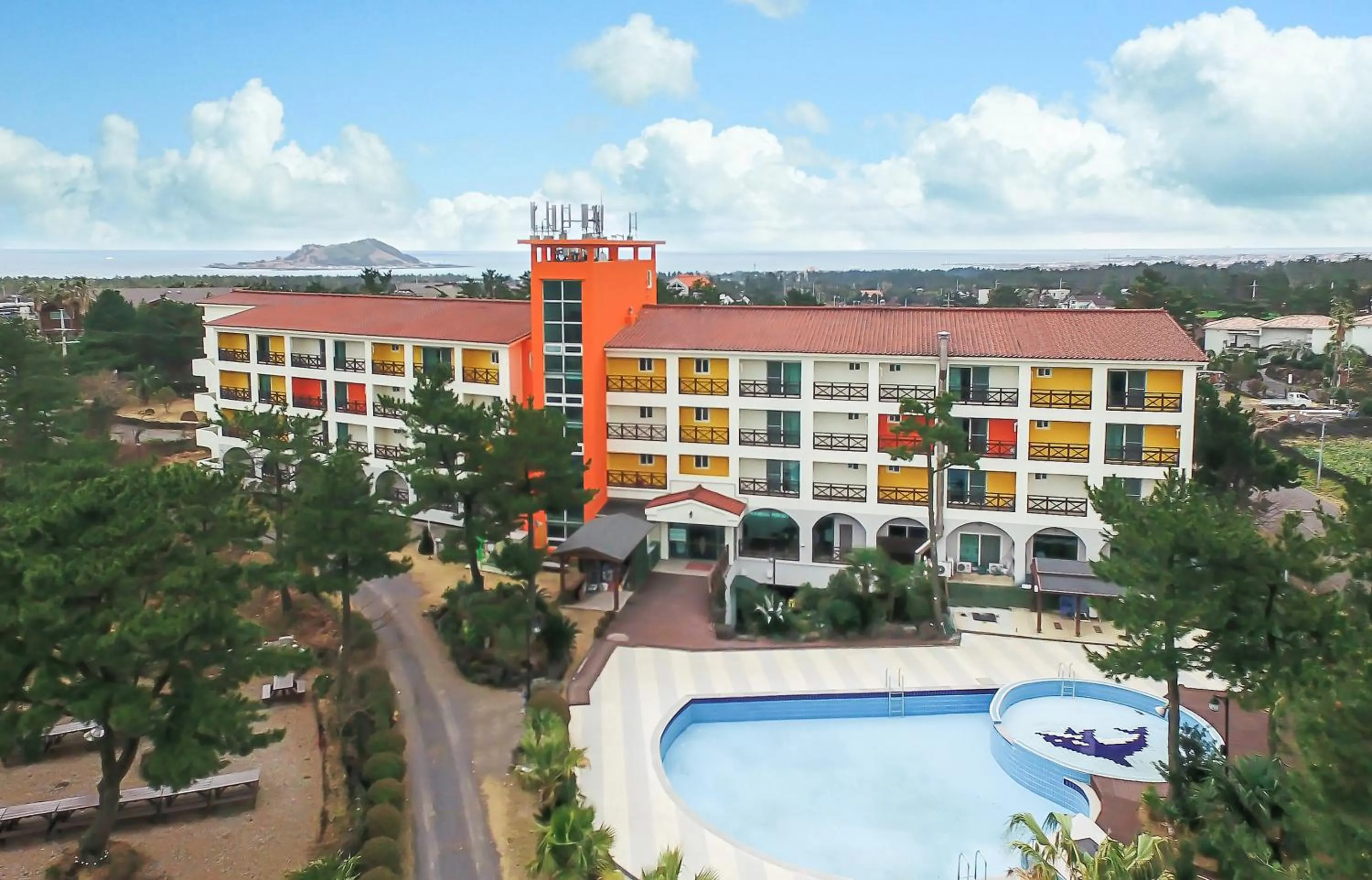 Neighbourhood, Pool View in Benikea  The Jeju Resort