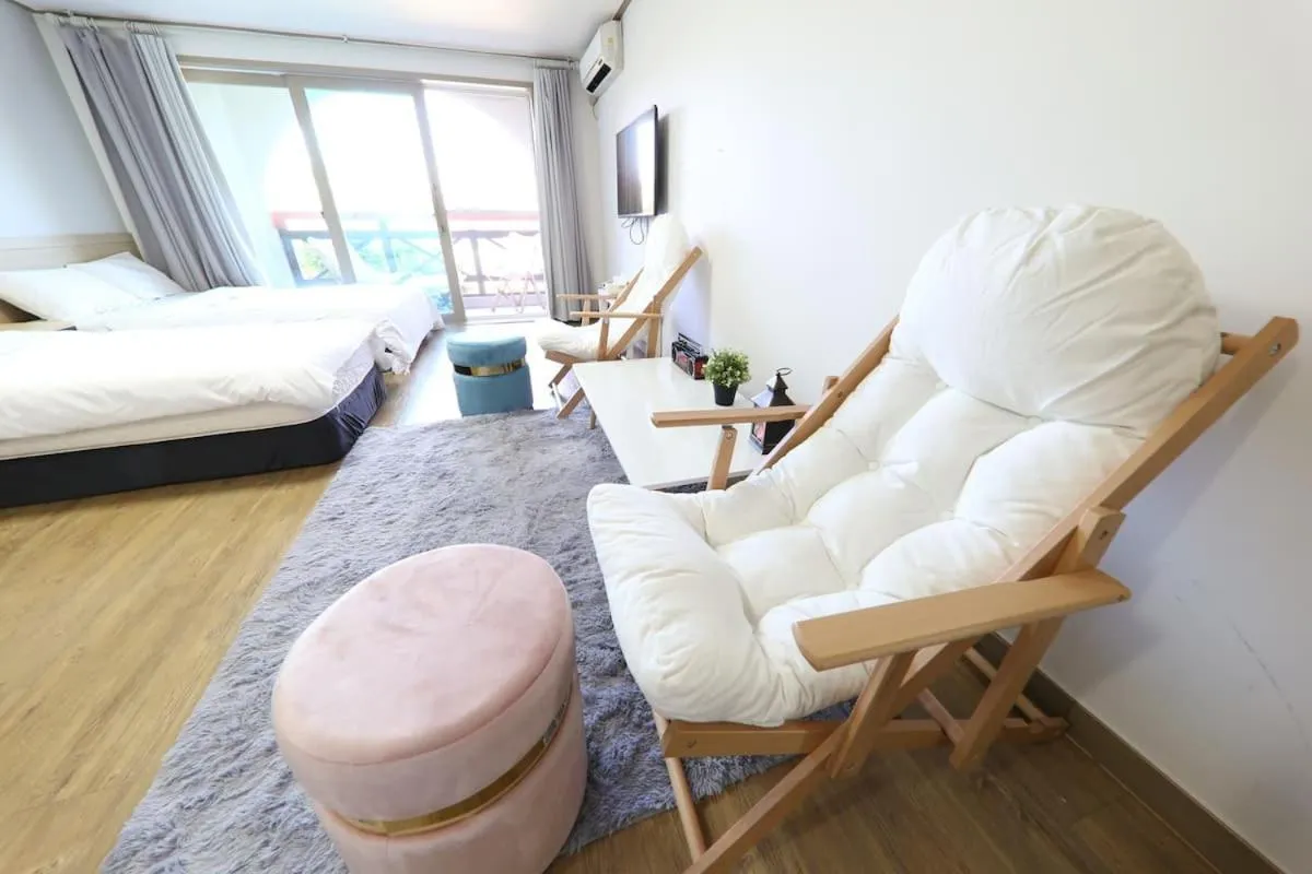 Seating Area in Benikea  The Jeju Resort