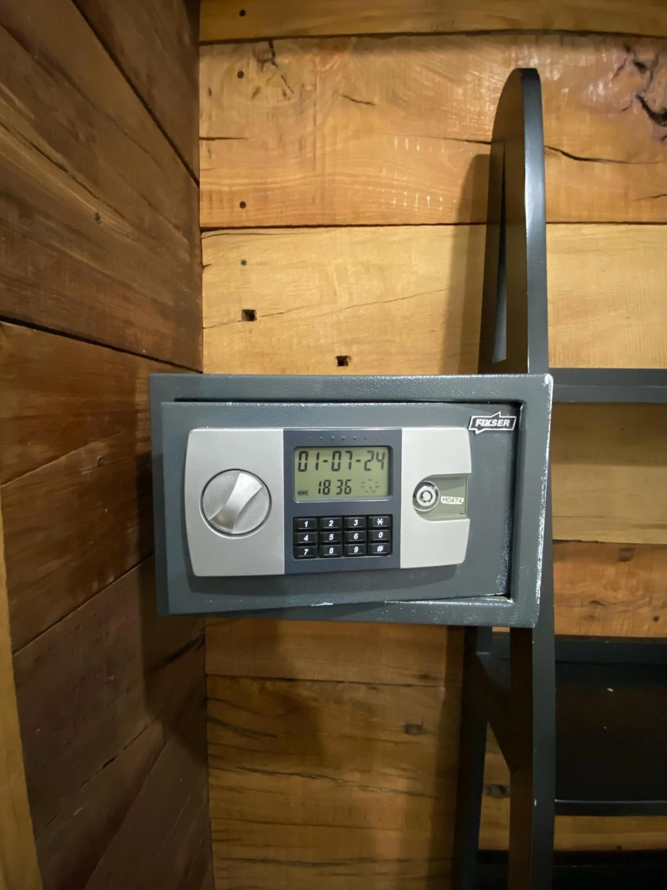 safe in Tremo Bustamante