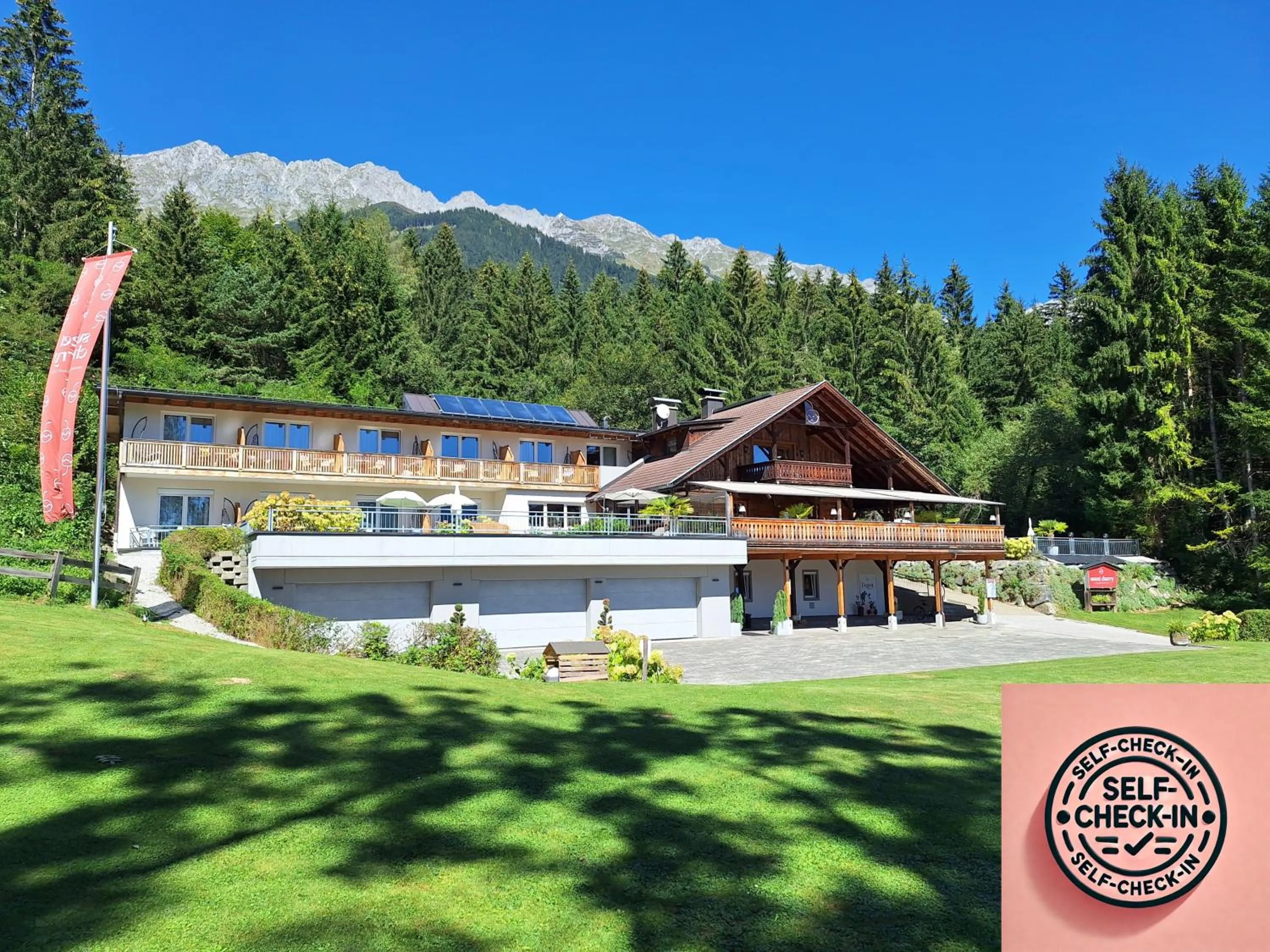 Property building in Sweet Cherry - Boutique & Guesthouse Tyrol
