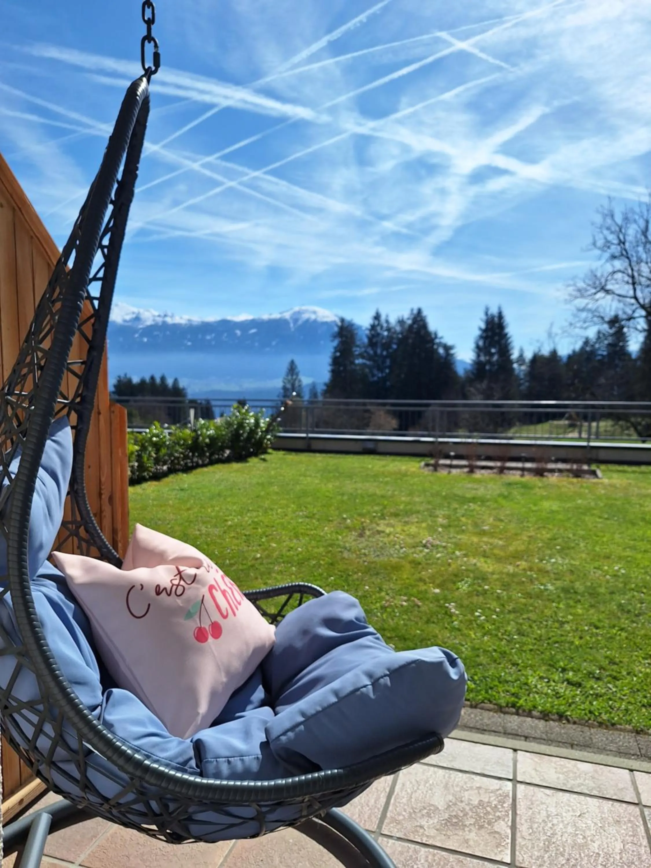 Garden view in Sweet Cherry - Boutique & Guesthouse Tyrol
