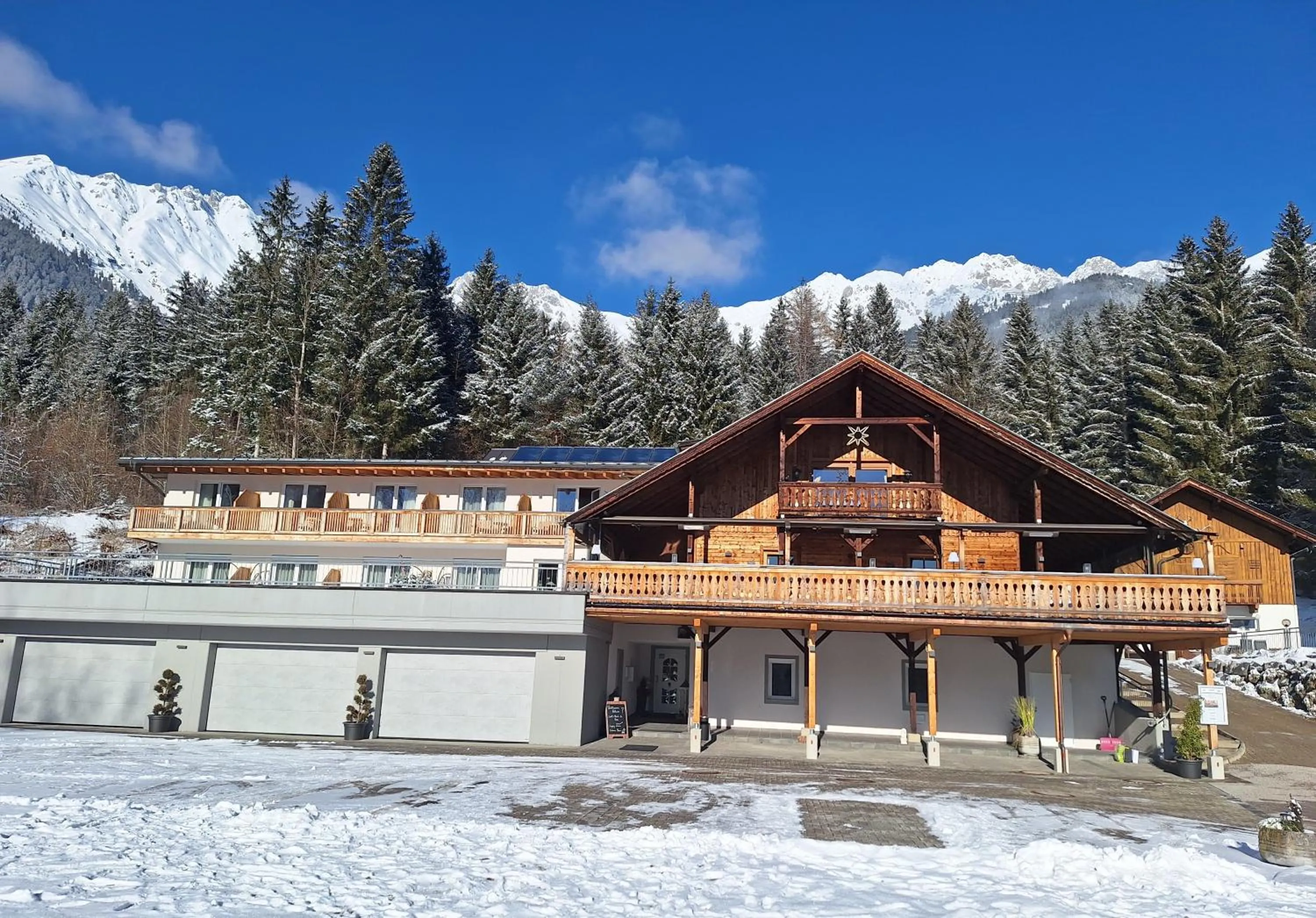 Property building in Sweet Cherry - Boutique & Guesthouse Tyrol