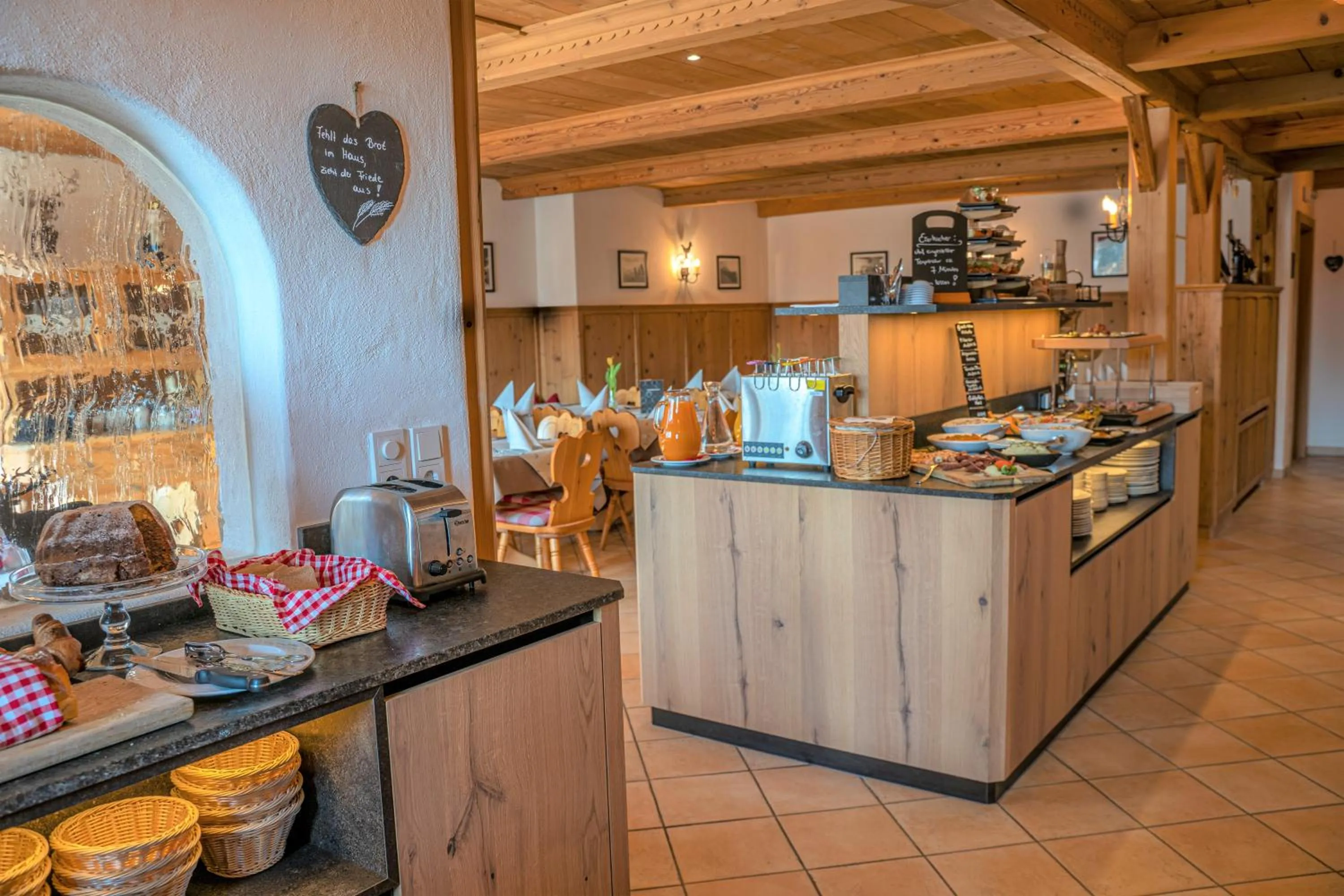 Food and drinks in Sweet Cherry - Boutique & Guesthouse Tyrol