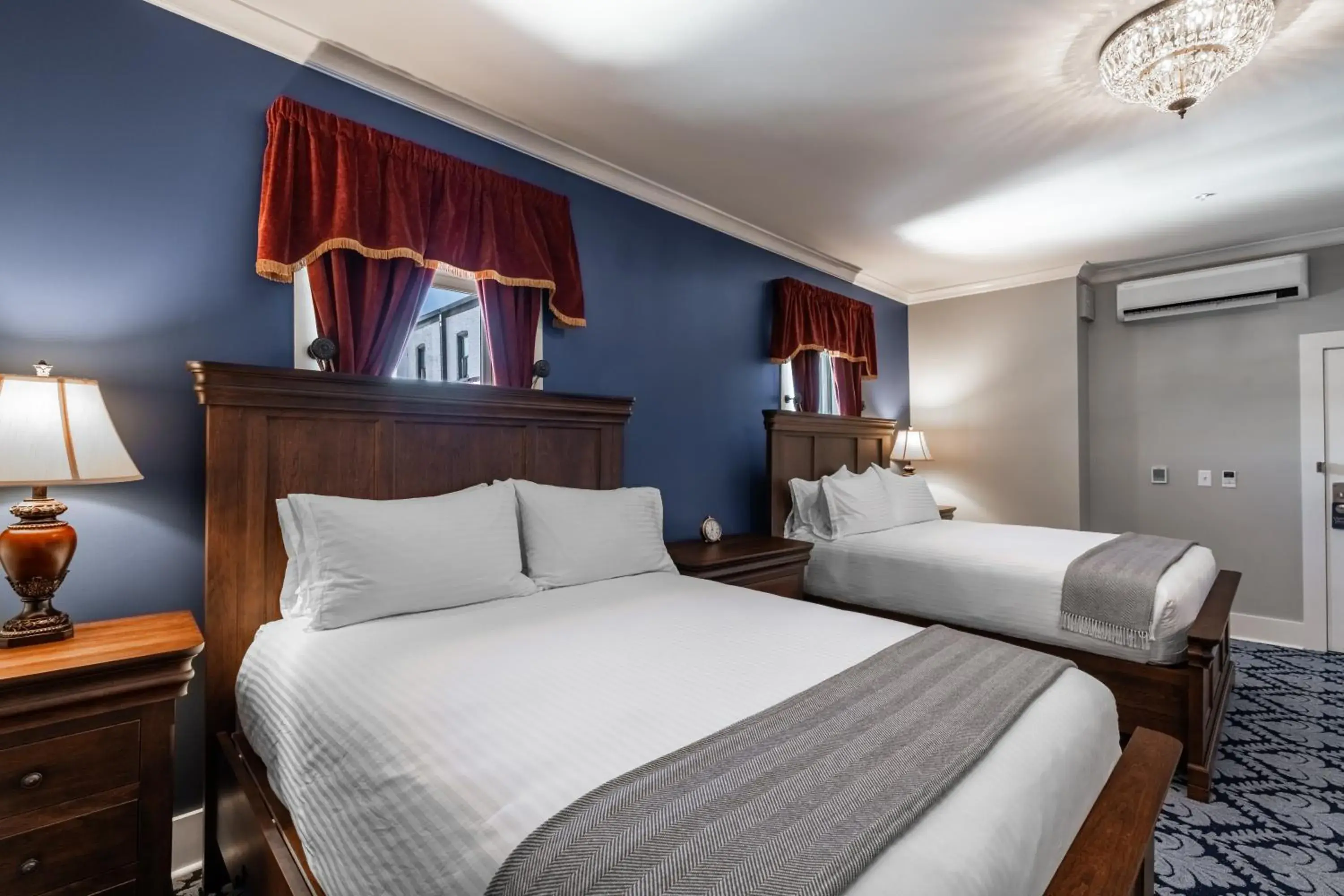 Double Room in Hotel St Cloud Double Room in Hotel St Cloud