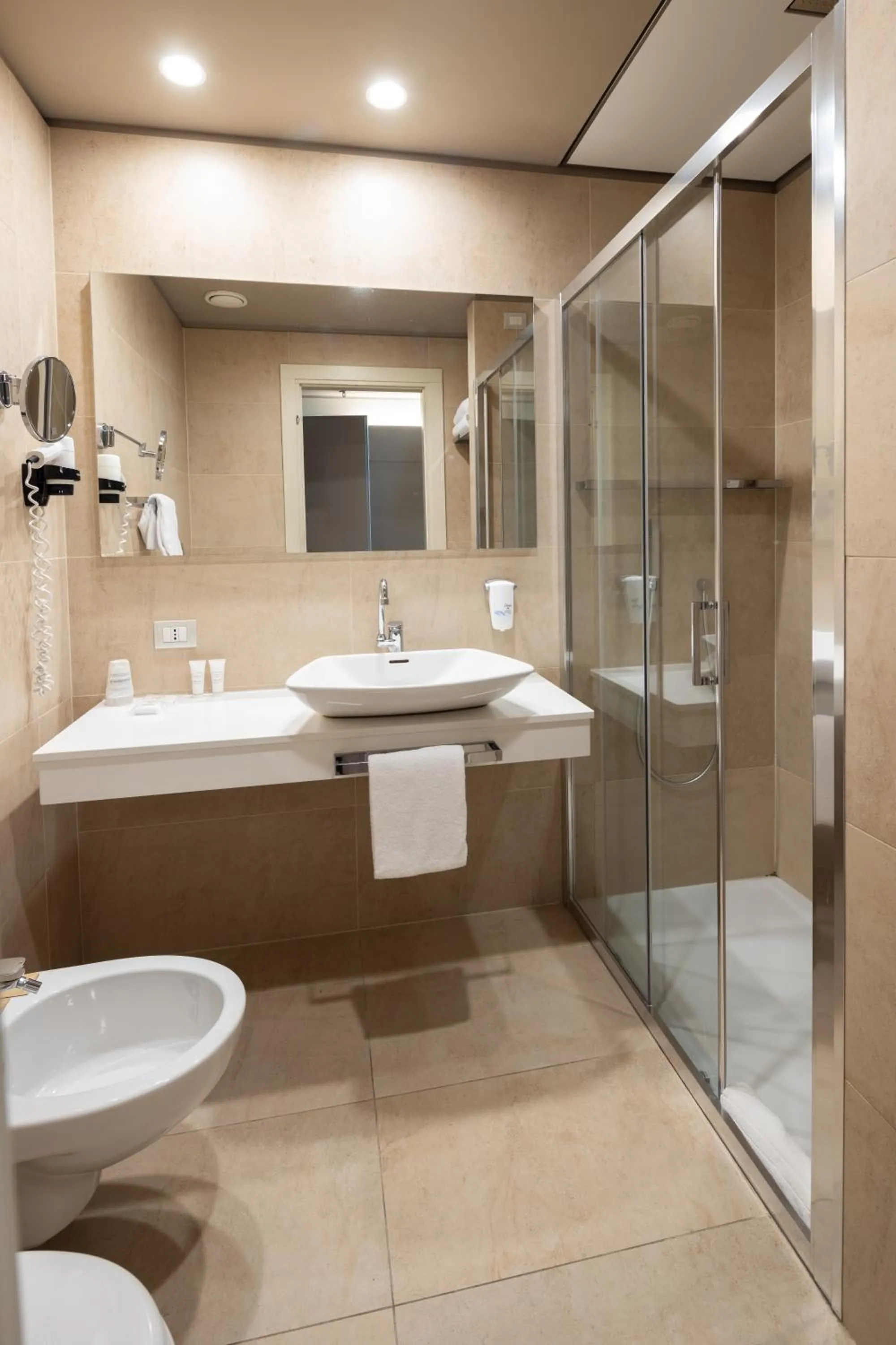 Shower in Best Western Plus Net Tower Hotel Padova
