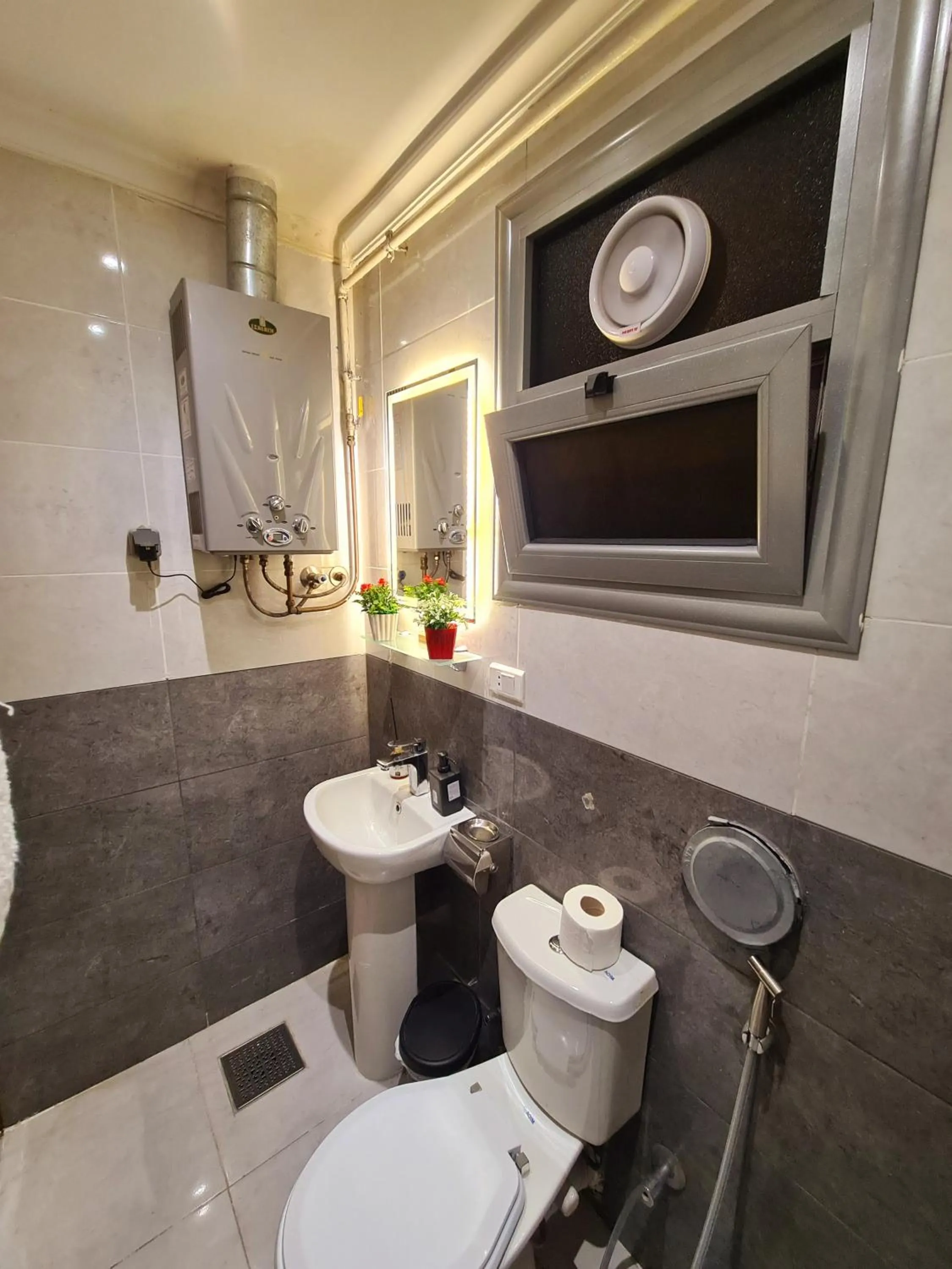 Double or Twin Room with Private External Bathroom in tourist hotel cairo downtown