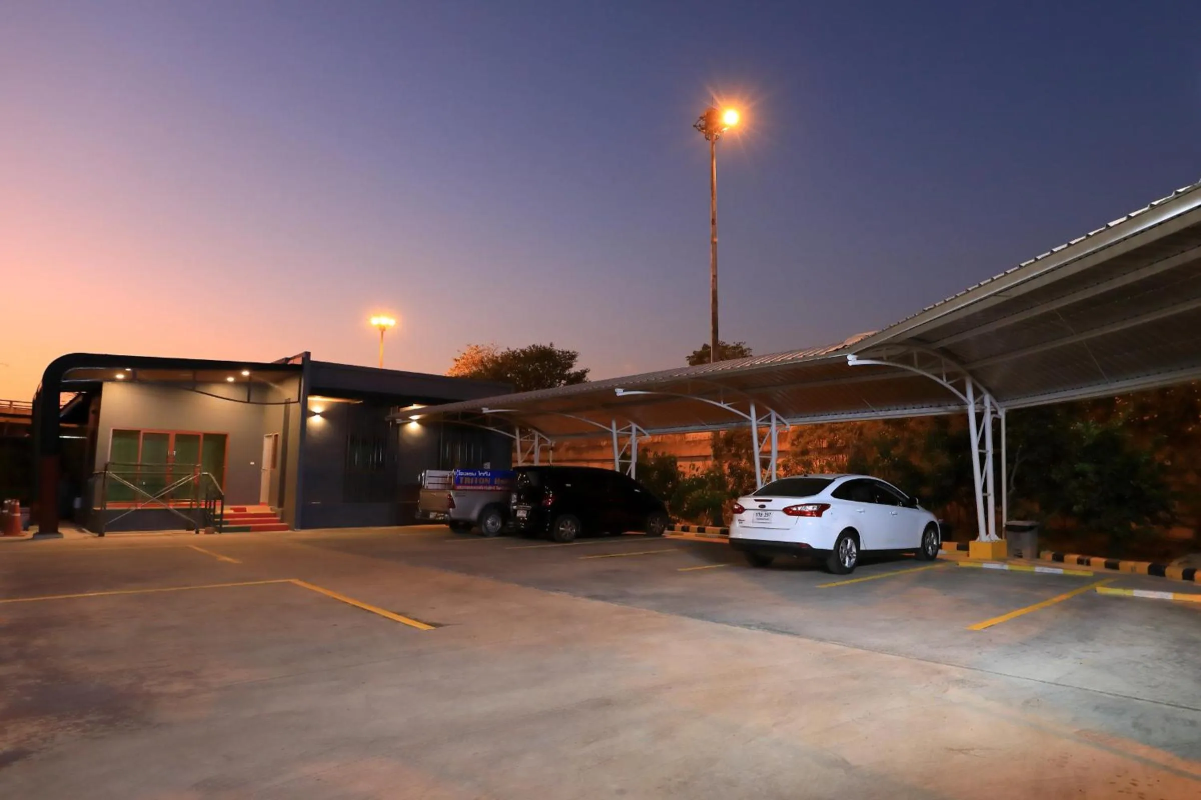 Sunset in Triton Hotel Nakhonratchasima โรงแรมไททัน