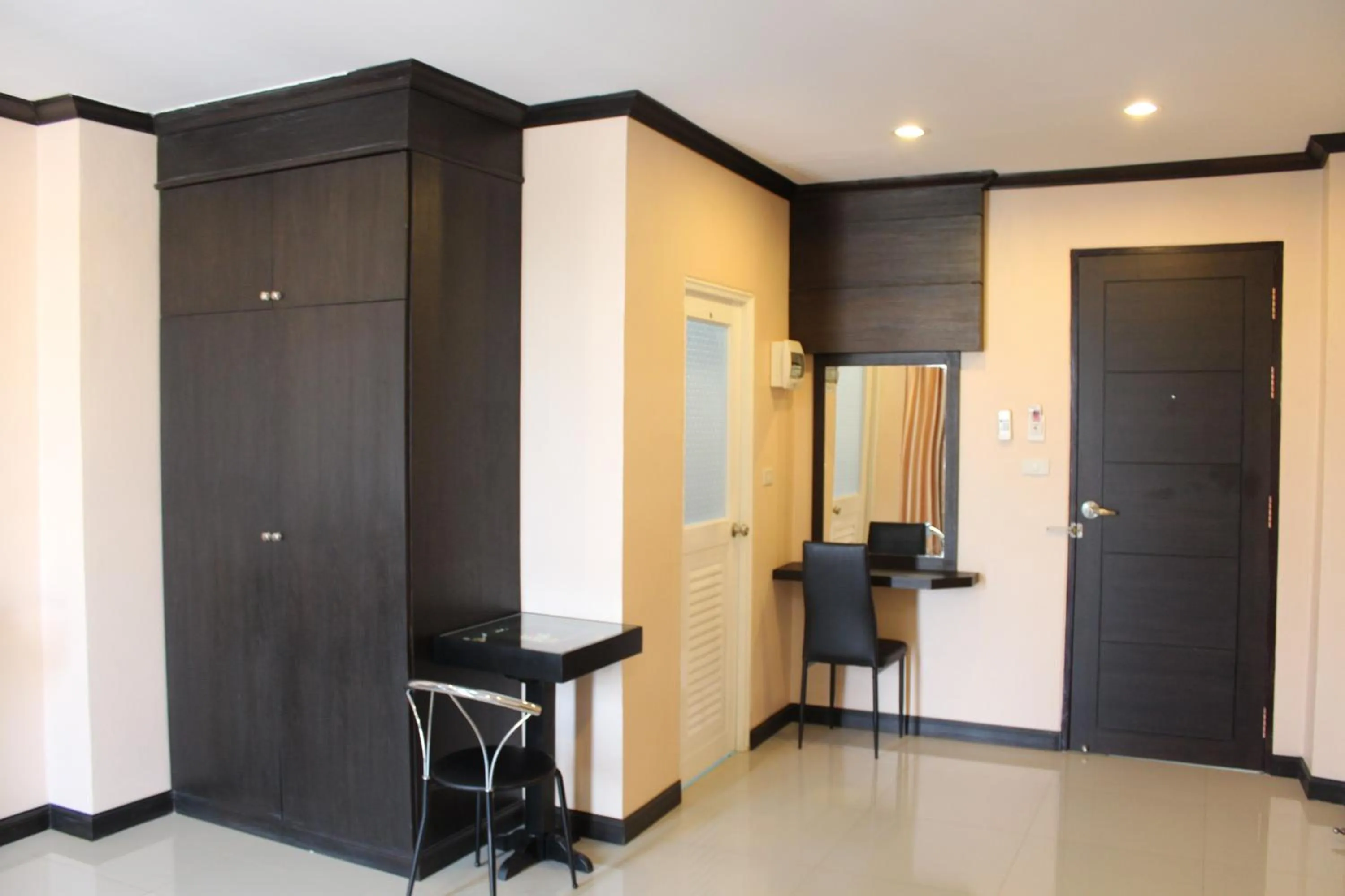 Photo of the whole room in Triton Place