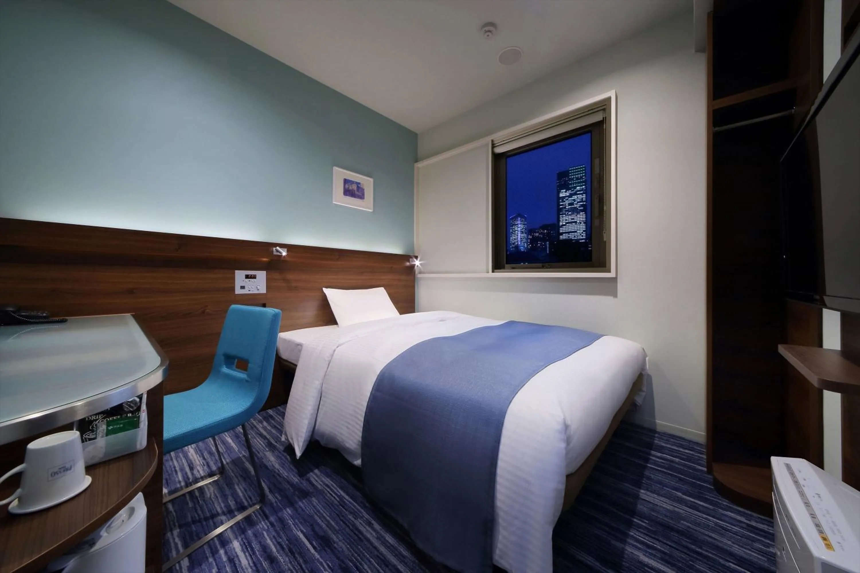 Photo of the whole room, Bed in Keio Presso Inn Akasaka