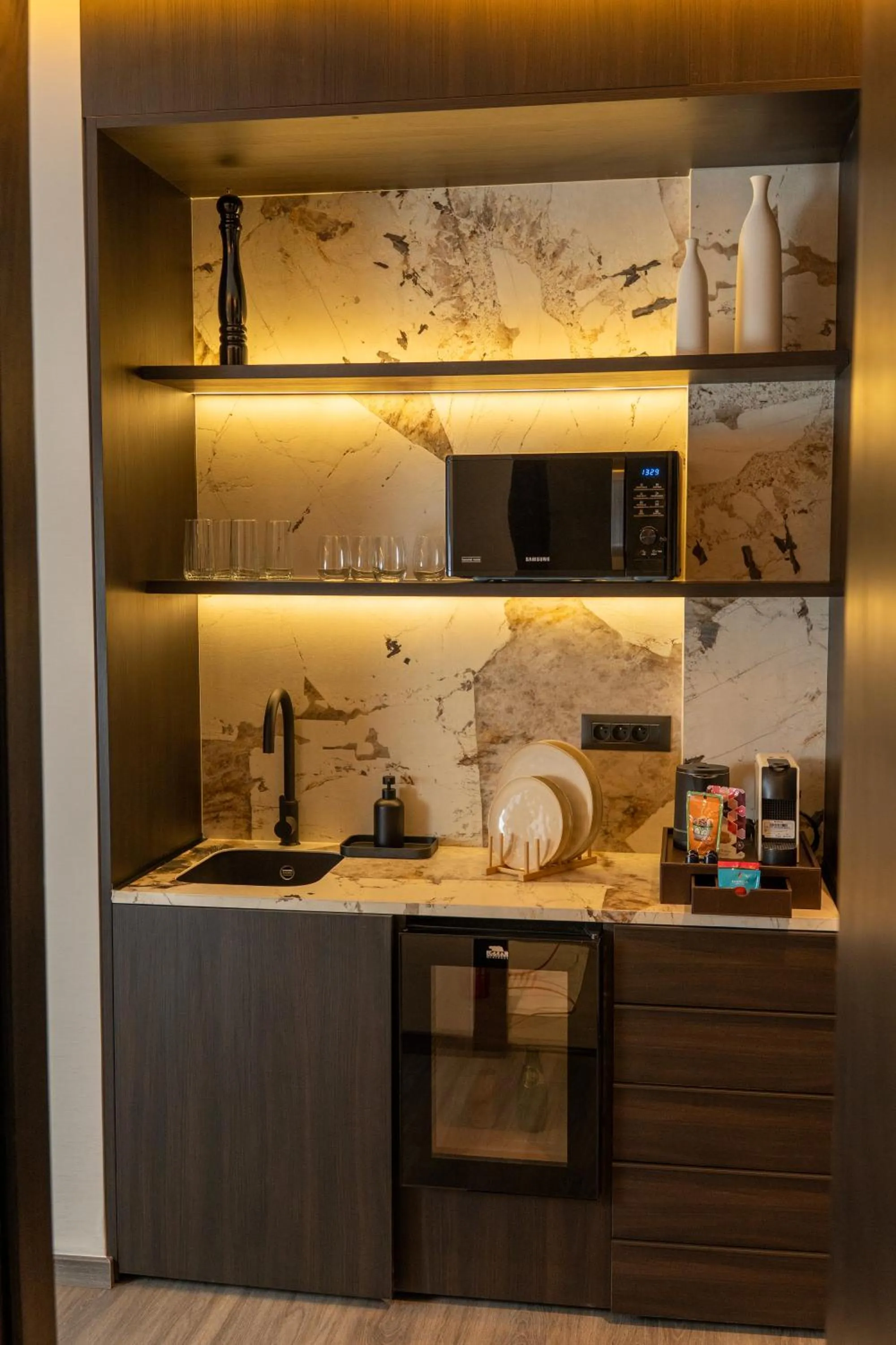 Kitchen or kitchenette in Suites By Le Rêve