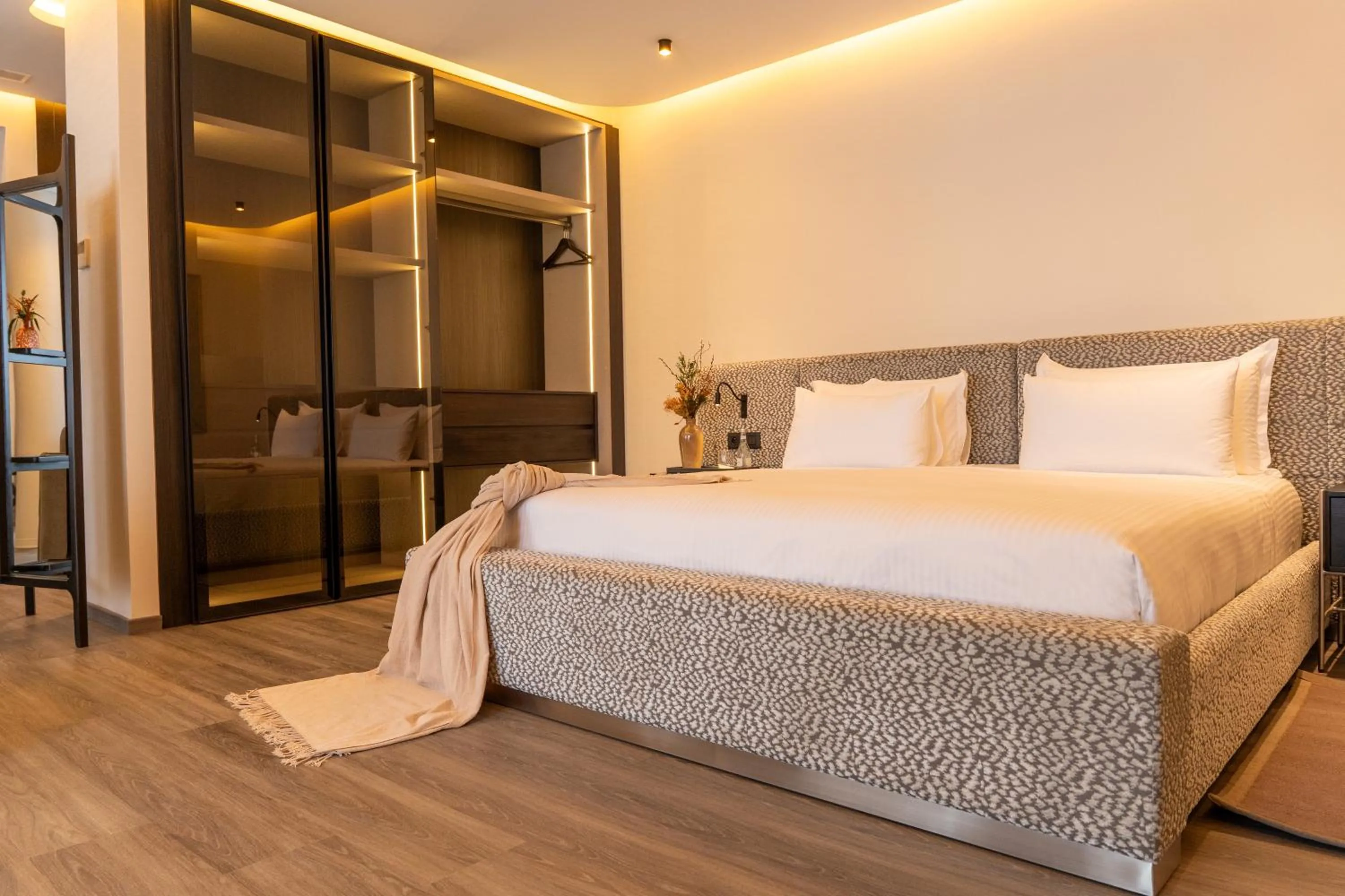 Photo of the whole room, Bed in Suites By Le Rêve