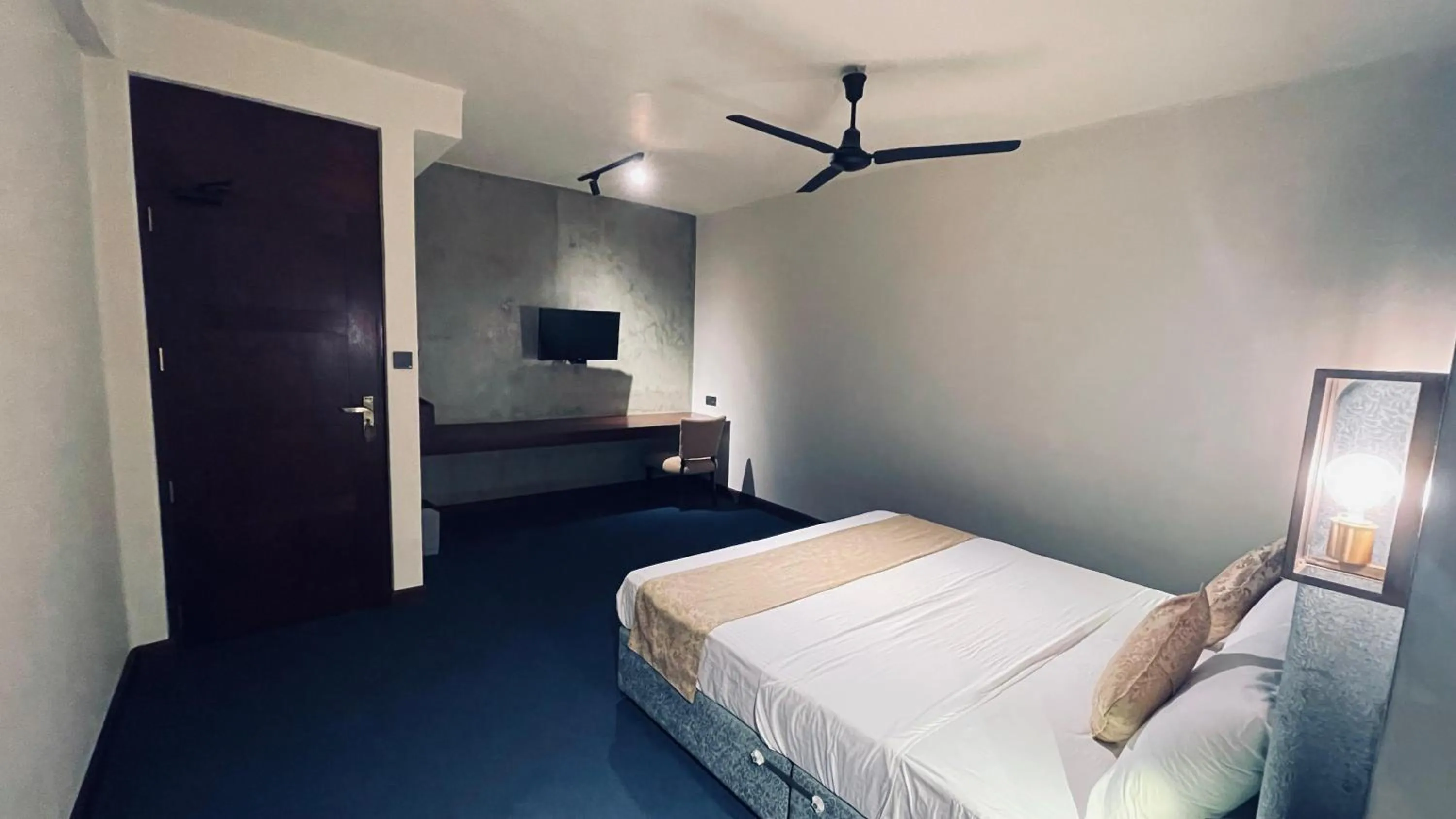 Bed in Hidden Negombo By Sana's