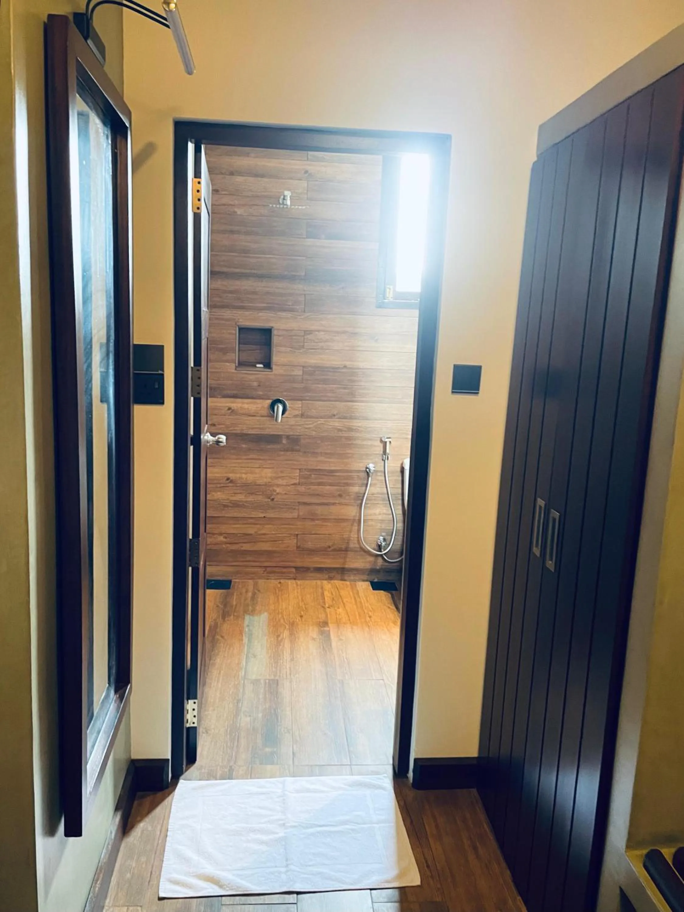 Shower in Hidden Negombo By Sana's