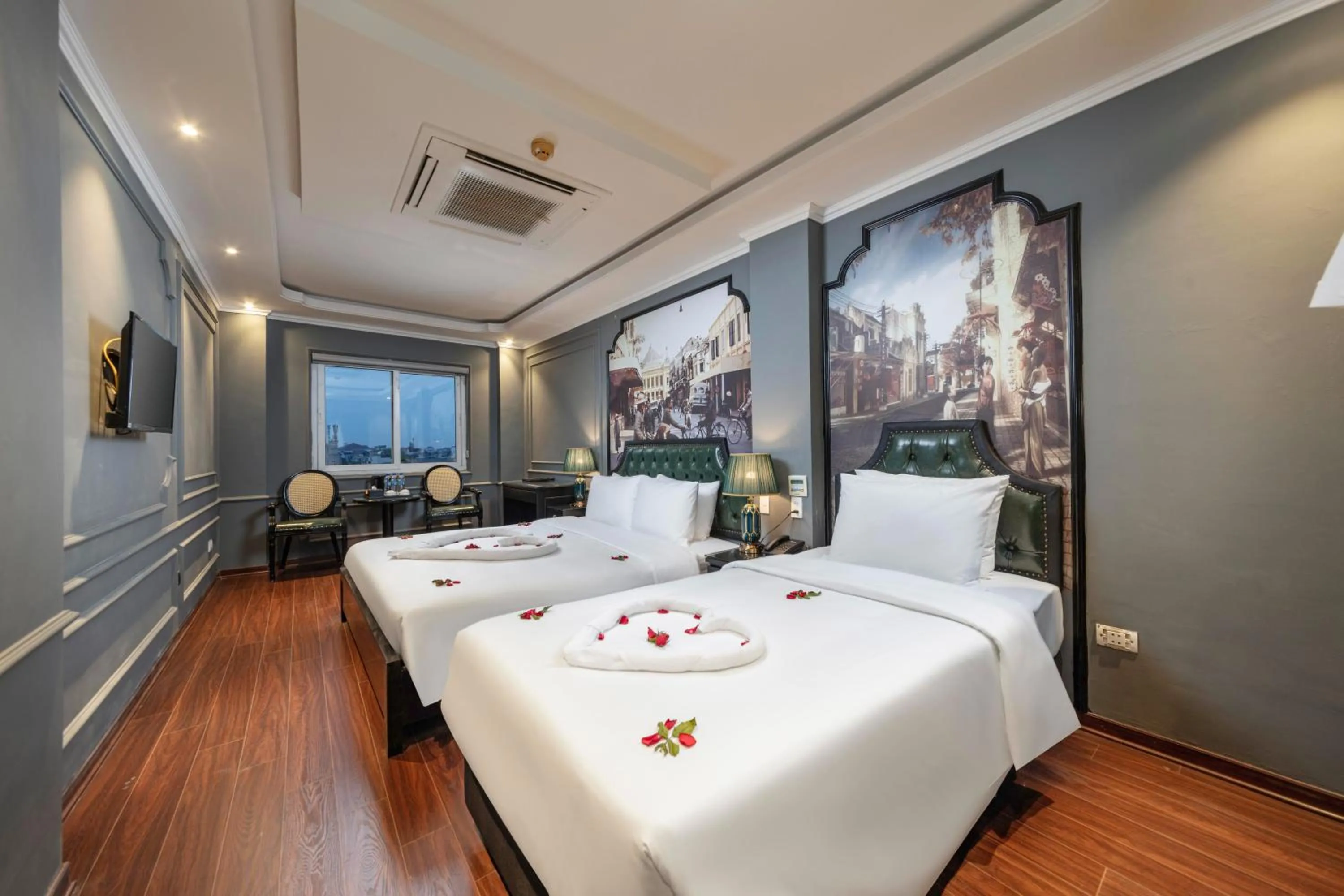 Deluxe Family Room in Hanoi View Hotel