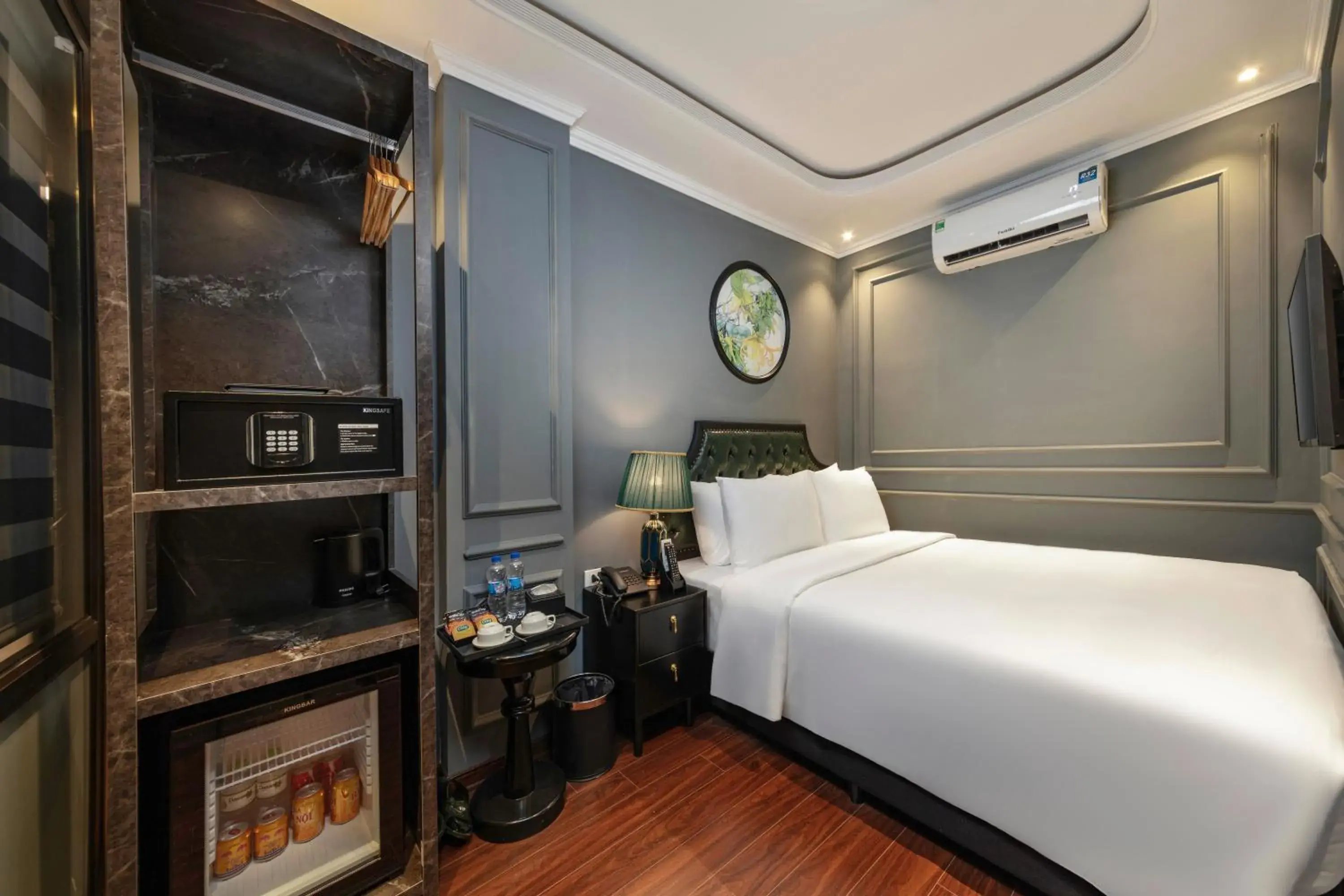 Superior Double Room in Hanoi View Hotel Superior Double Room in Hanoi View Hotel