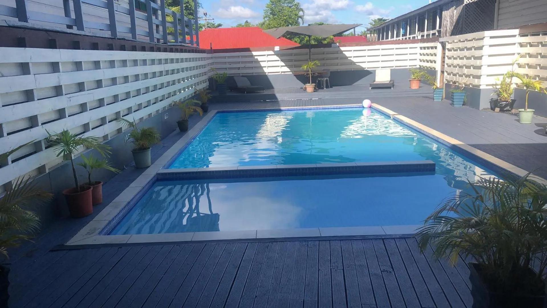 Swimming pool in Hotel Elisa