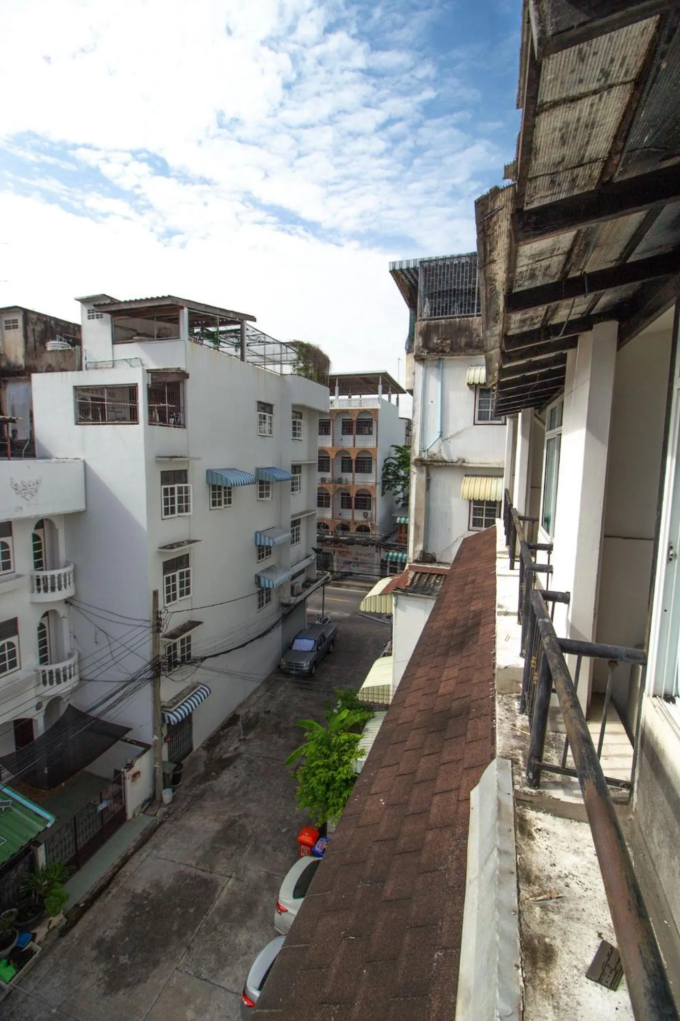 Skutan Inn Sutthisan Nexus Opal