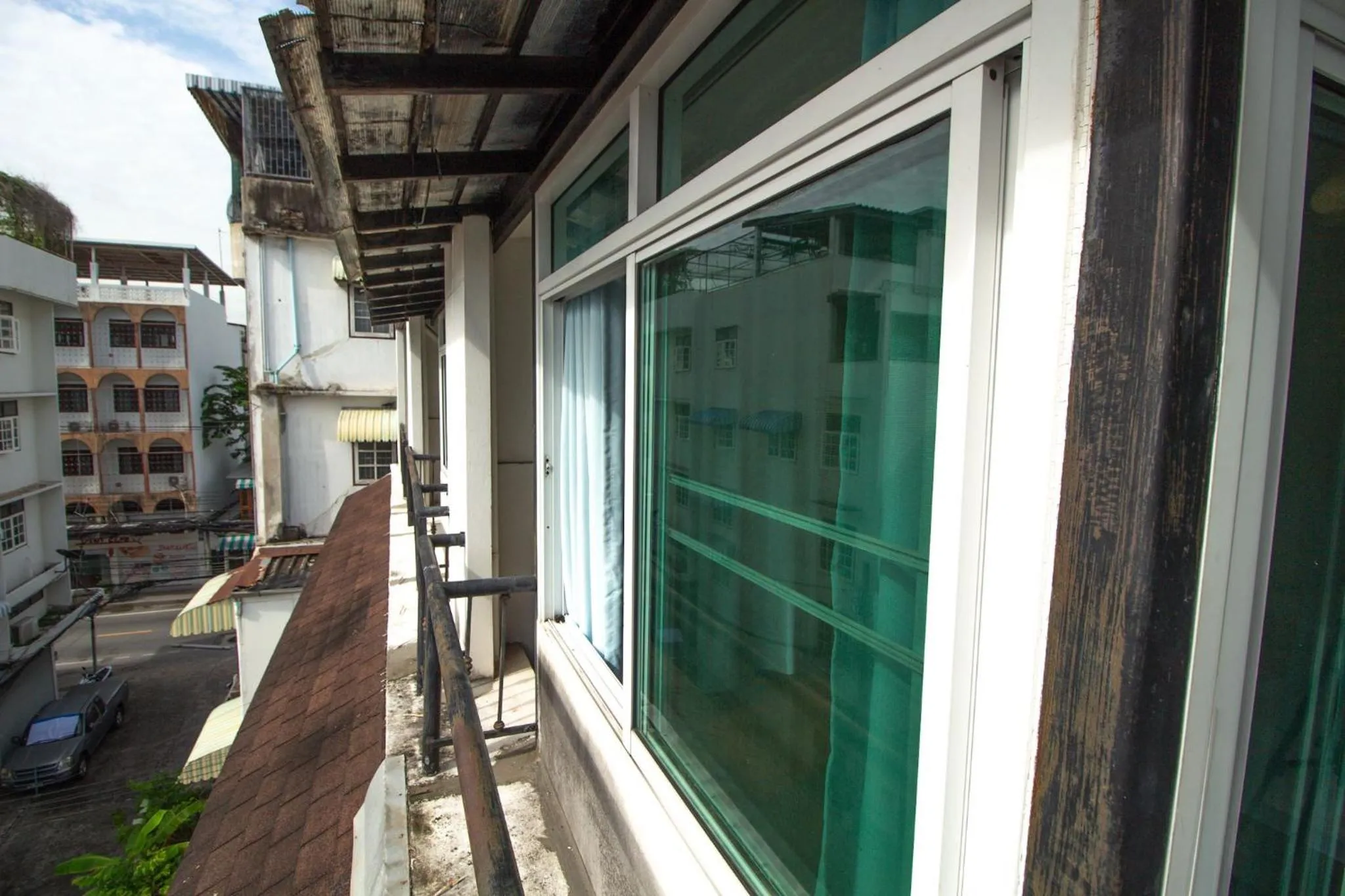 Skutan Inn Sutthisan Nexus Opal