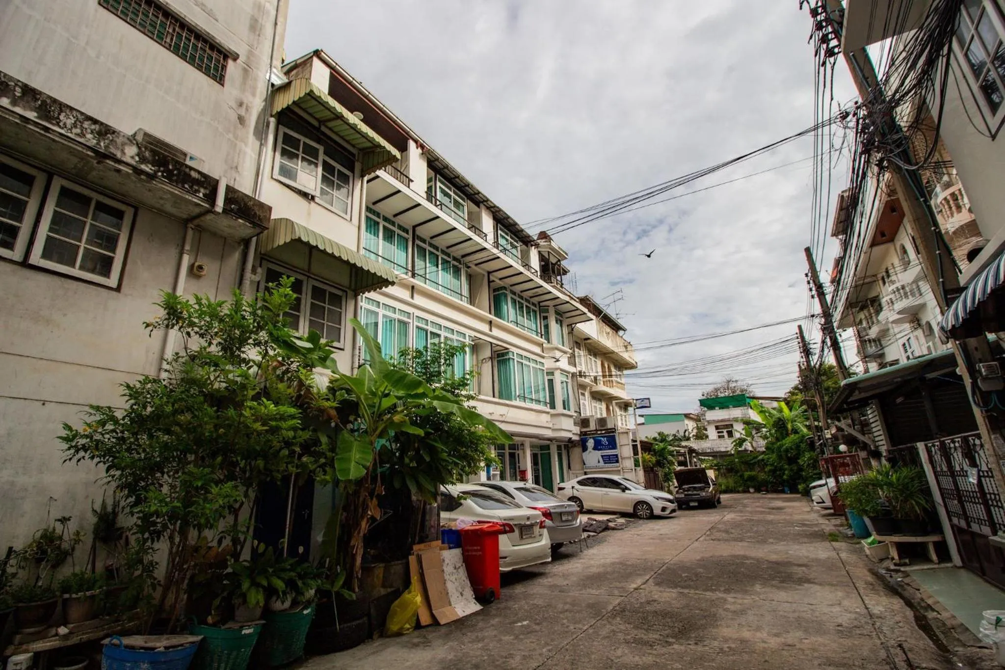 Skutan Inn Sutthisan Nexus Opal