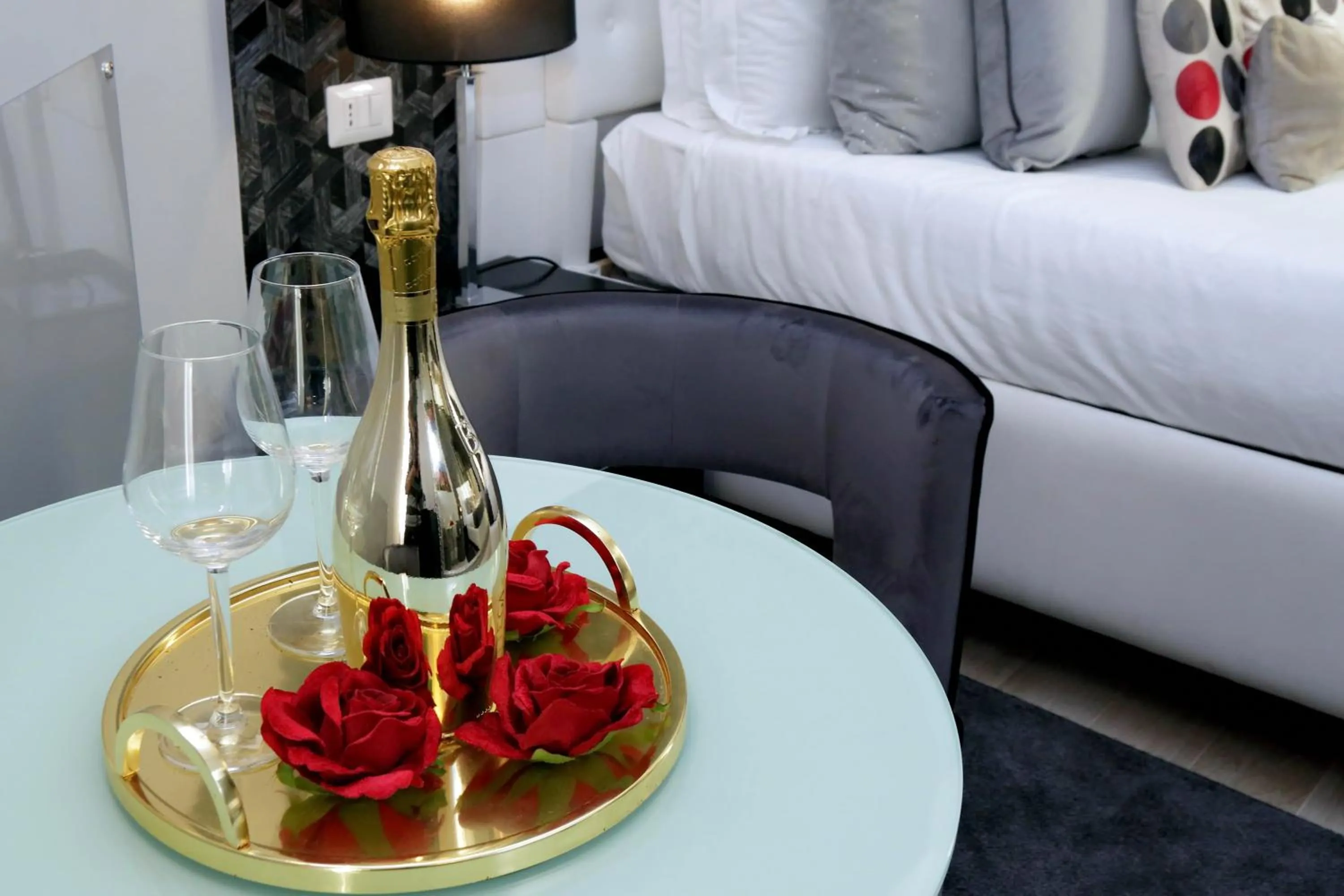 Decorative detail, Bed in Sistina Twentythree luxury rooms