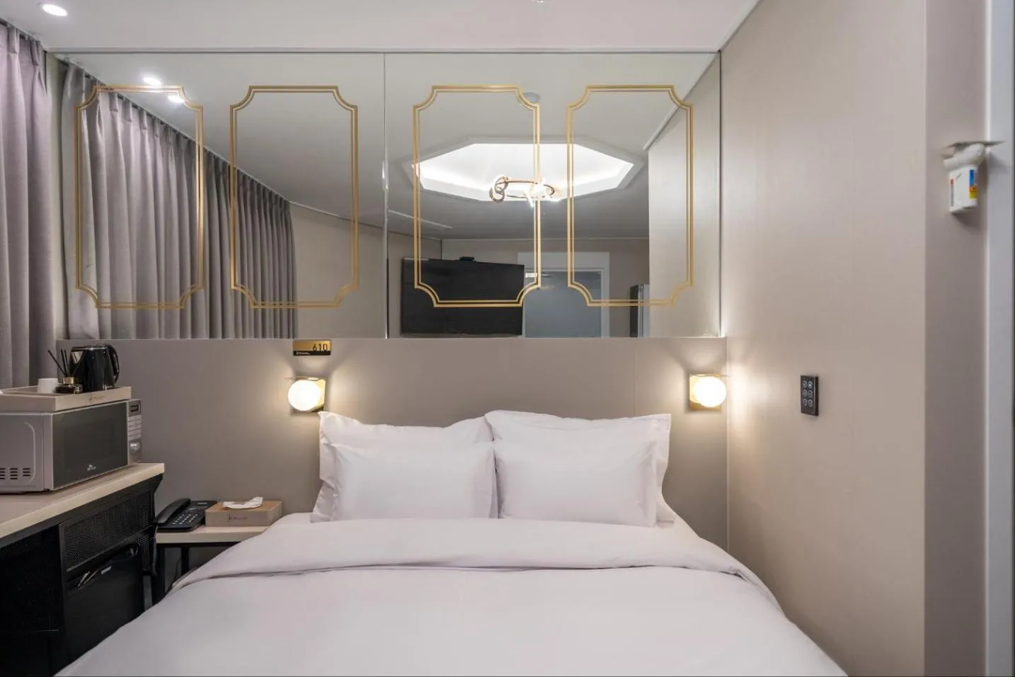 Bed in DK Airport Hotel