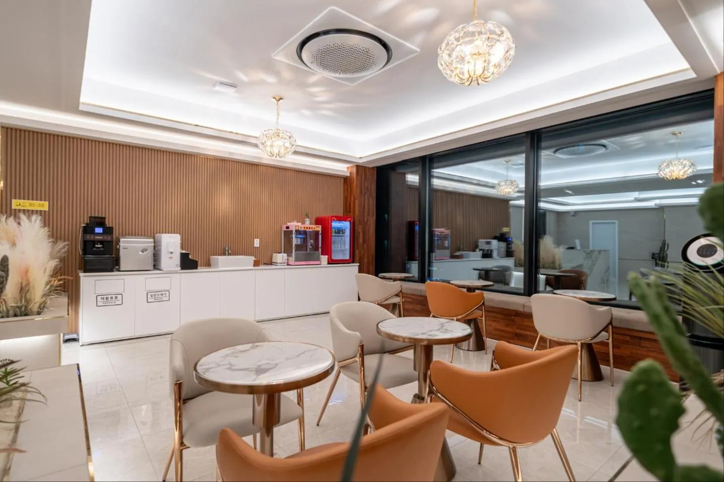 Lobby or reception in DK Airport Hotel