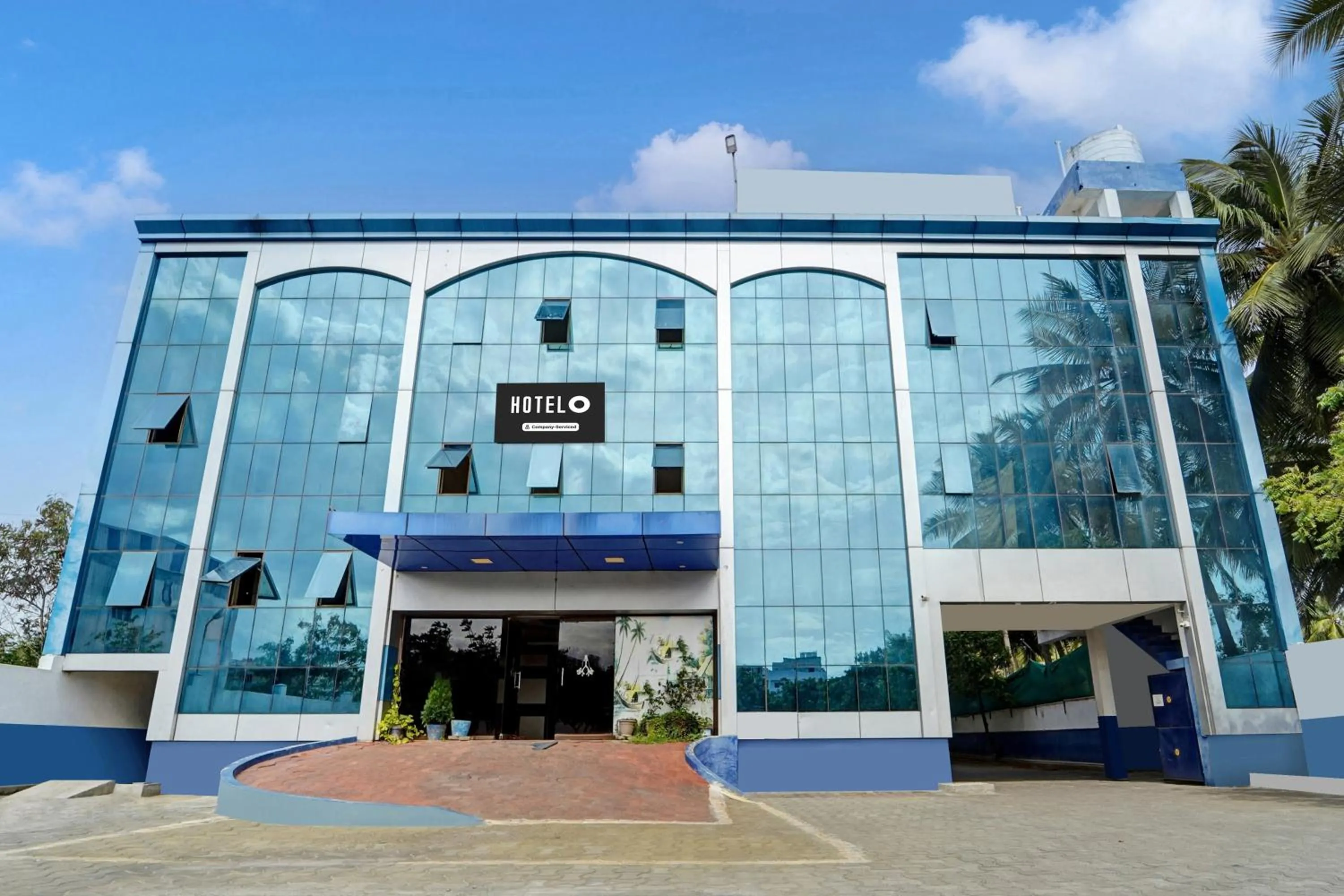 Facade/entrance in Super Hotel O Tiruppur Near Railway station