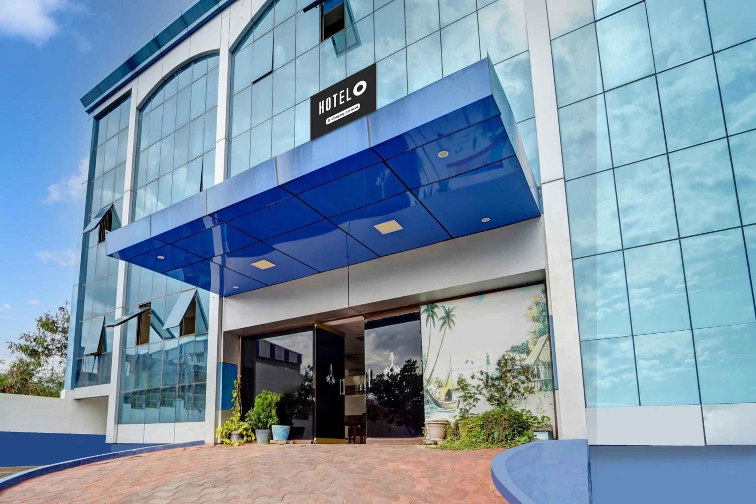 Facade/entrance in Super Hotel O Tiruppur Near Railway station