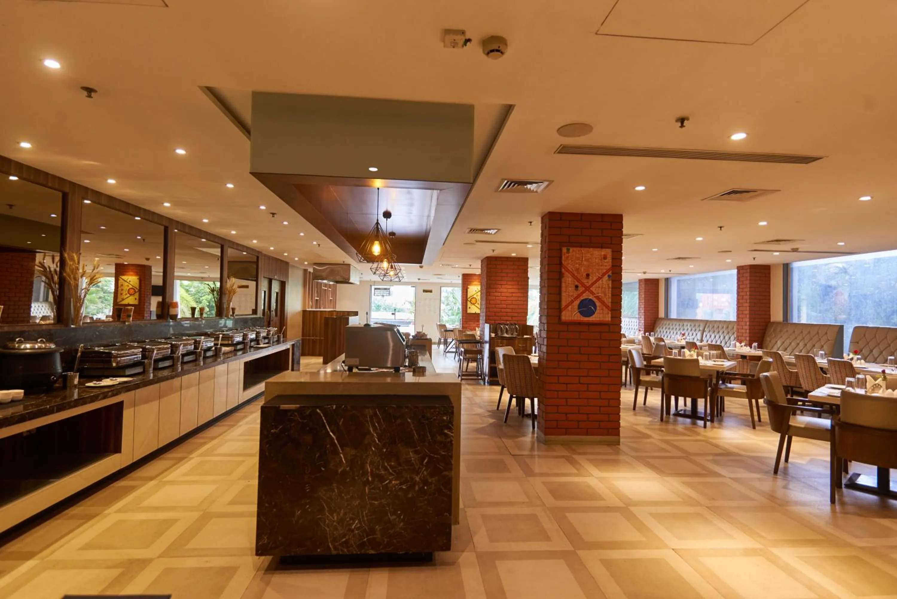 Restaurant/places to eat in Tania President Inn