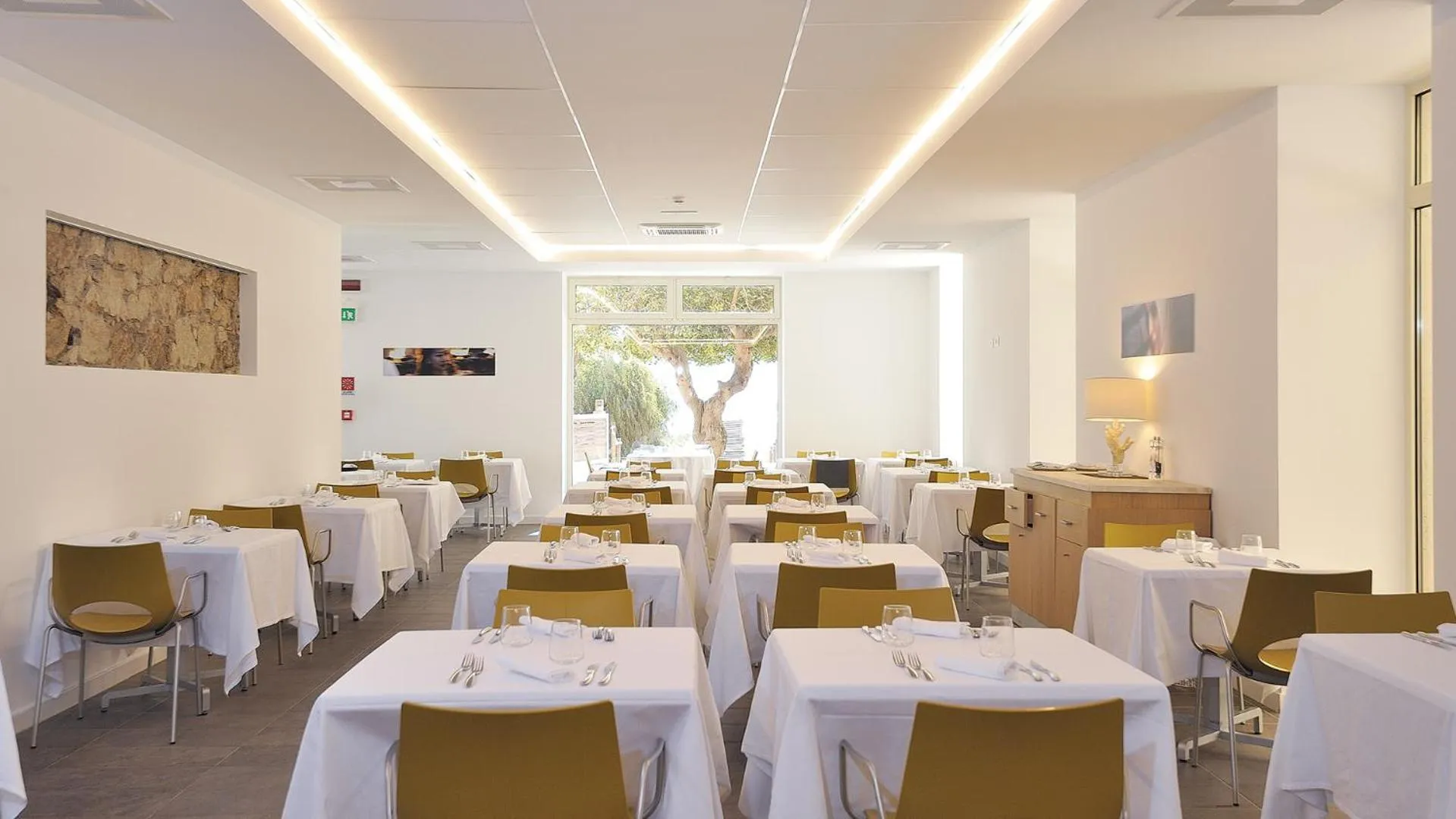 Restaurant/places to eat in Hotel Club Torre Salinas - Adults Only