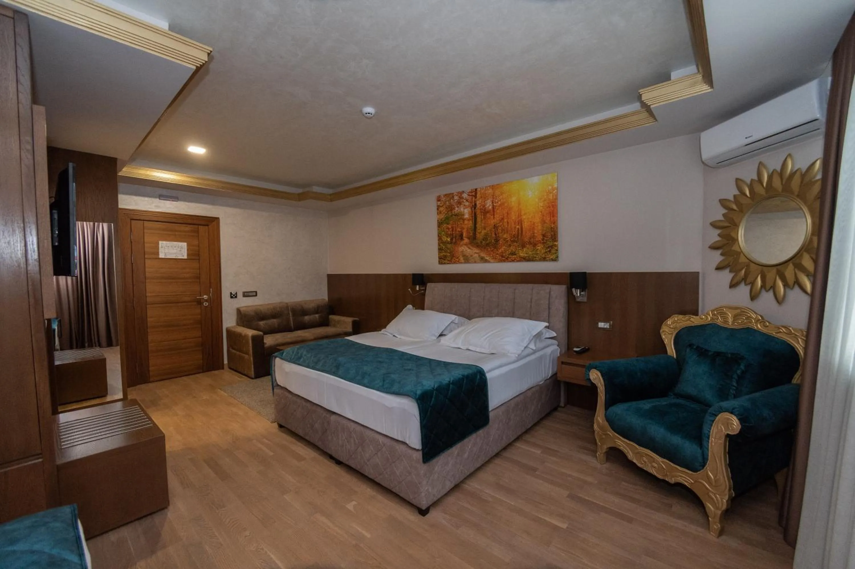 Photo of the whole room, Bed in Hotel Park