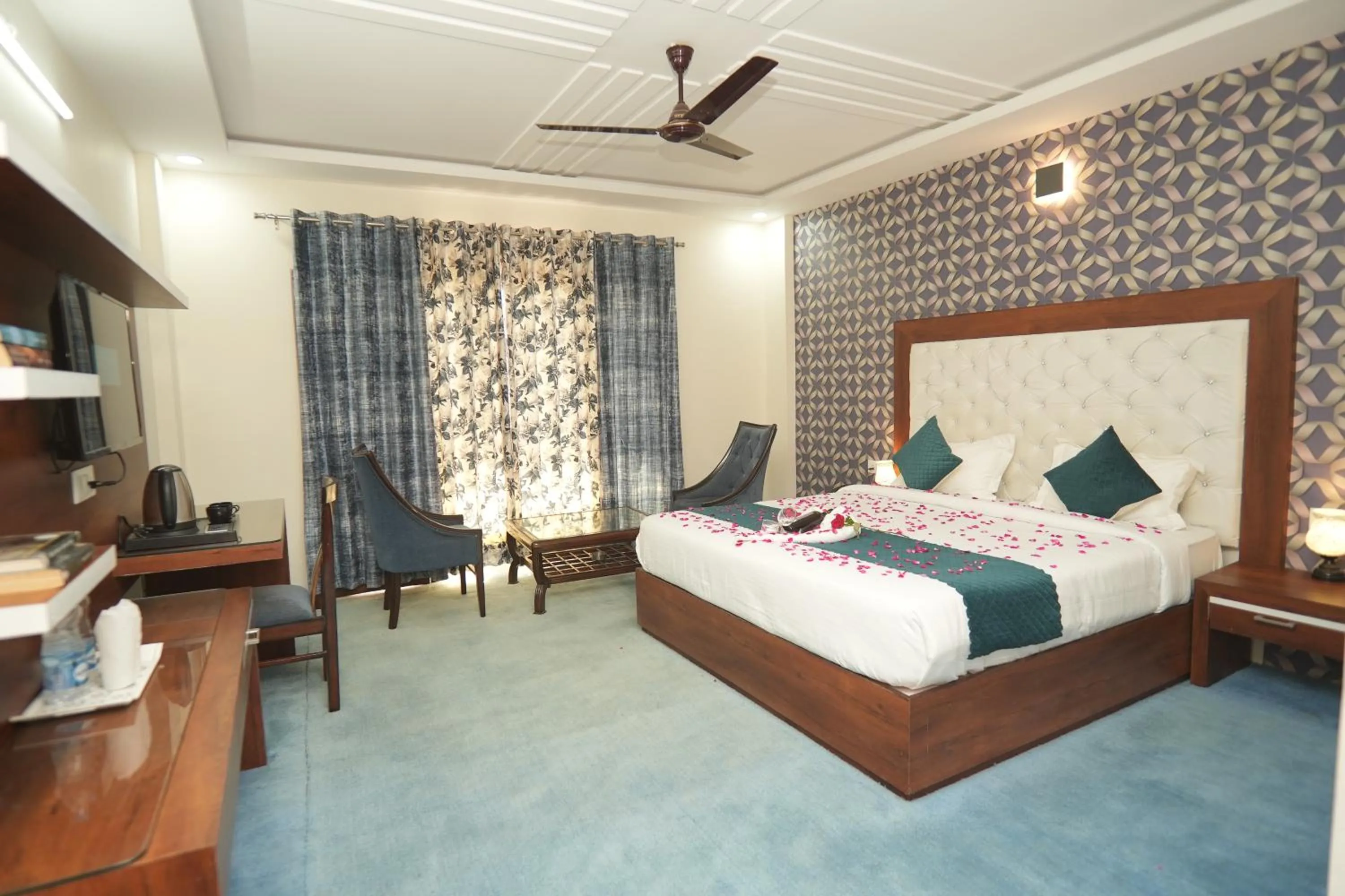 Bedroom, Bed in The Radiance - kufri