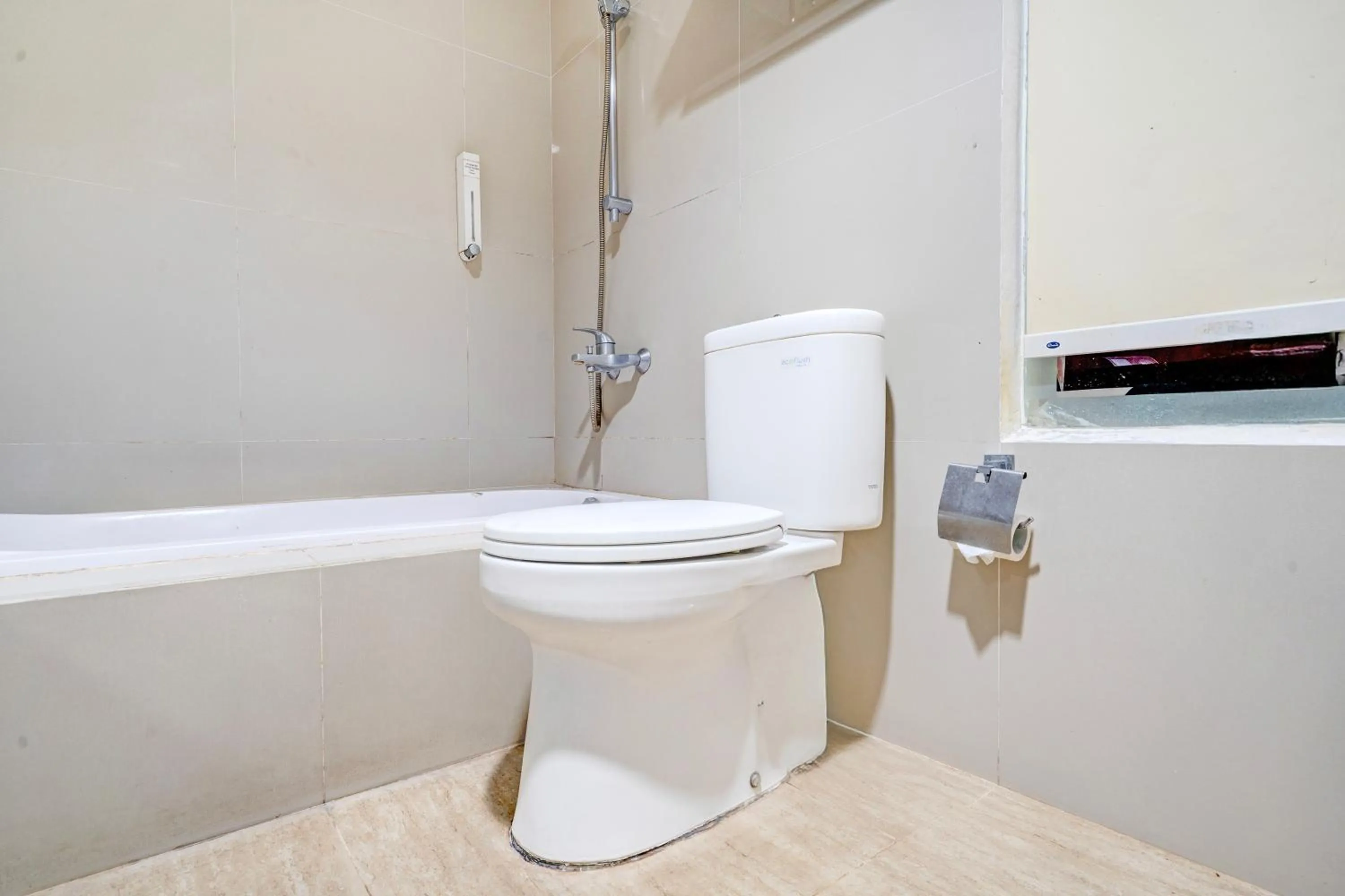 Bathroom in Dancenter Promenade Near Cihampelas Walk