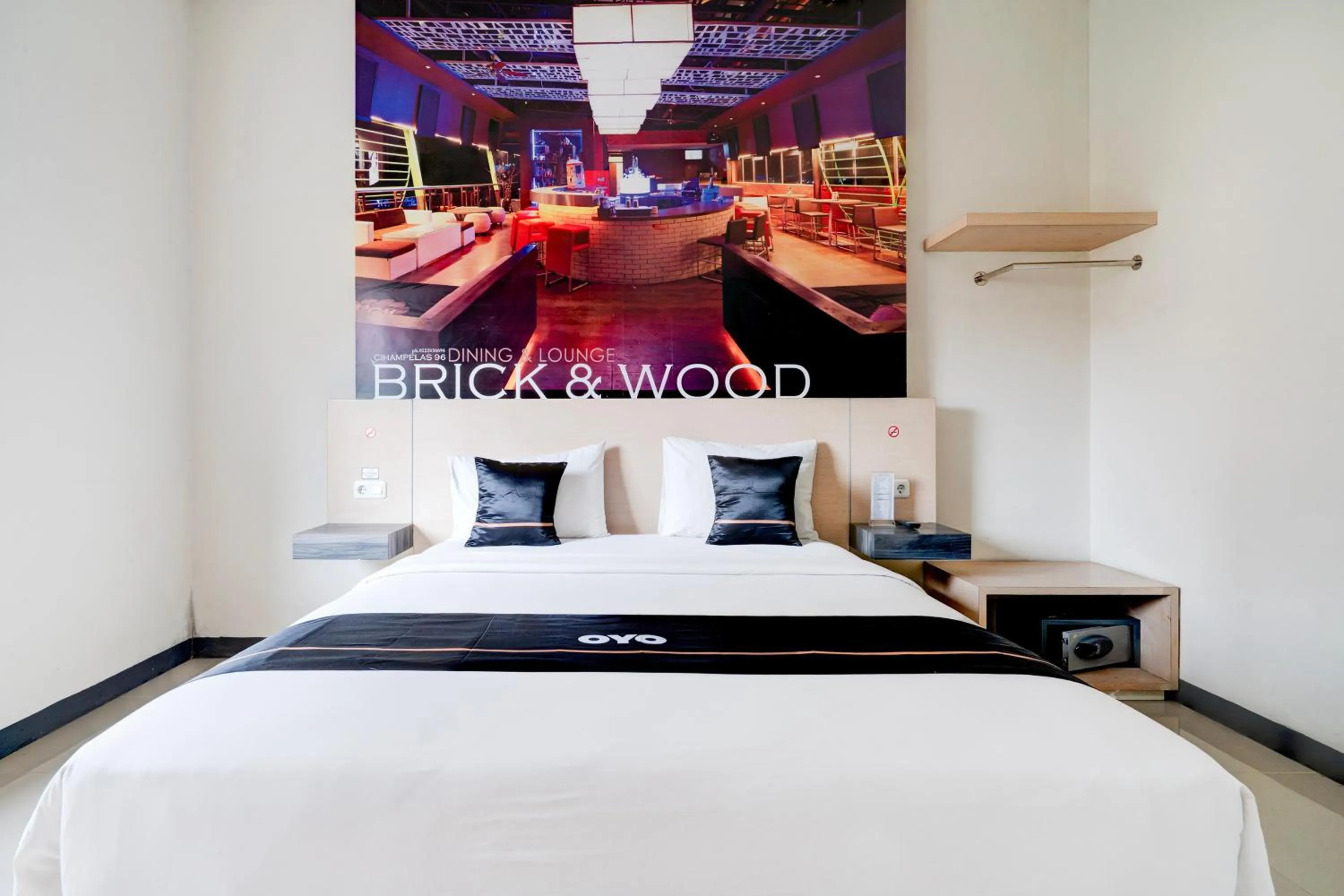 Bed in Dancenter Promenade Near Cihampelas Walk