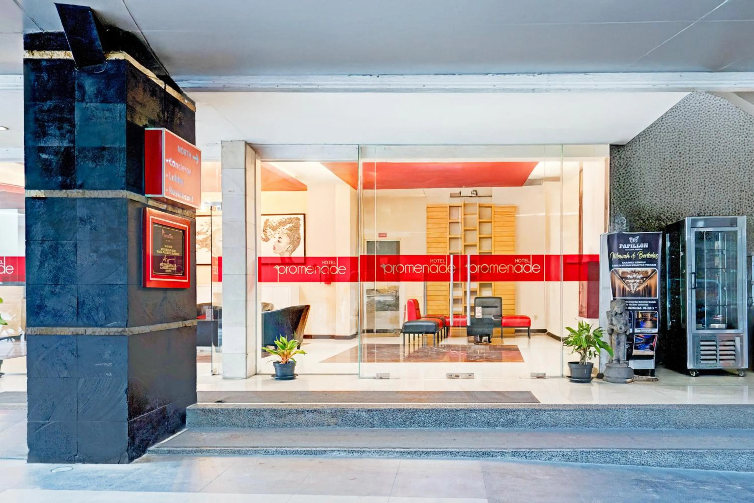 Facade/entrance in Dancenter Promenade Near Cihampelas Walk