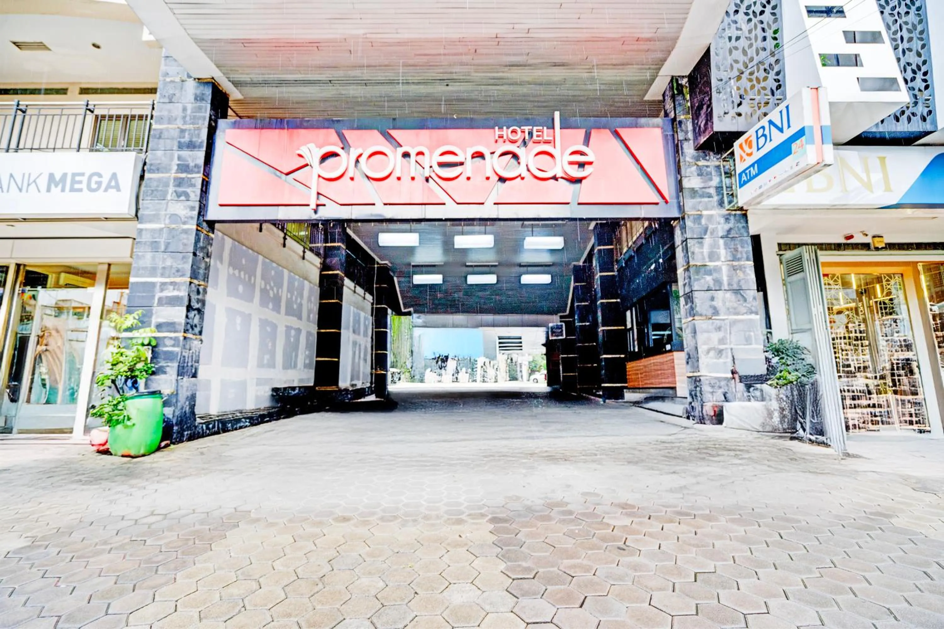 Facade/entrance in Dancenter Promenade Near Cihampelas Walk