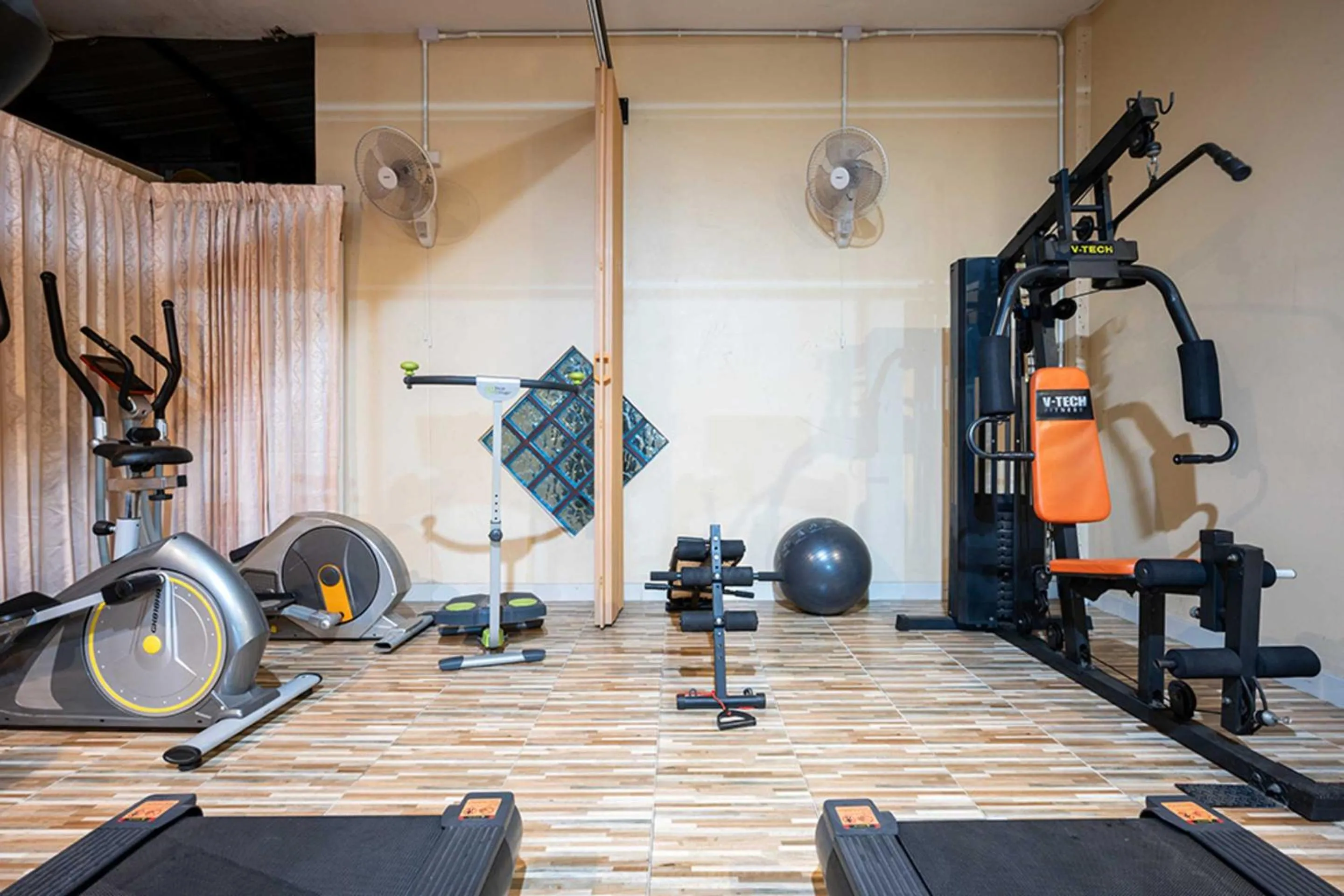 Fitness centre/facilities in Dancenter Luxury Underwater World Pattaya