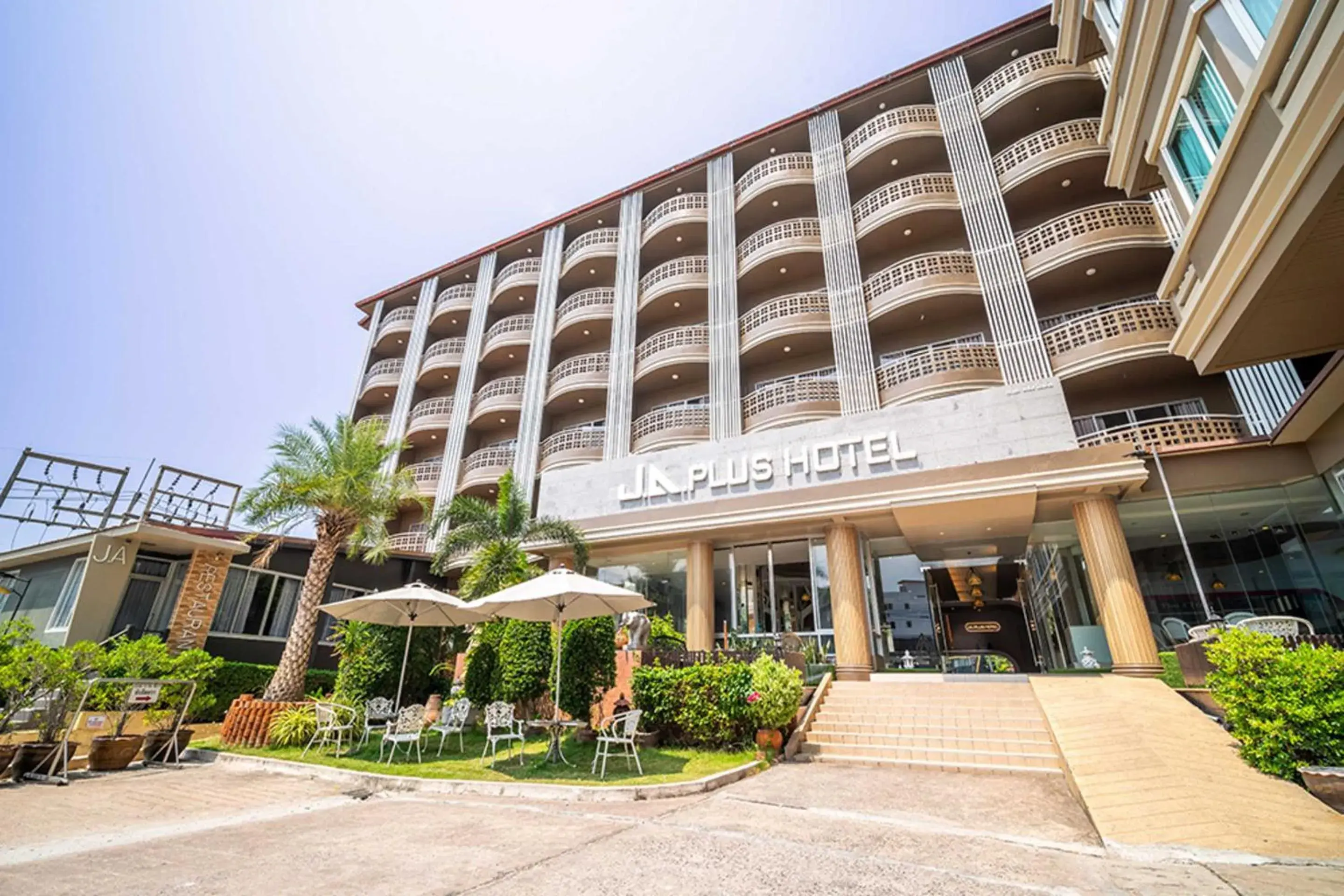 Facade/entrance in Dancenter Luxury Underwater World Pattaya Facade/entrance in Dancenter Luxury Underwater World Pattaya