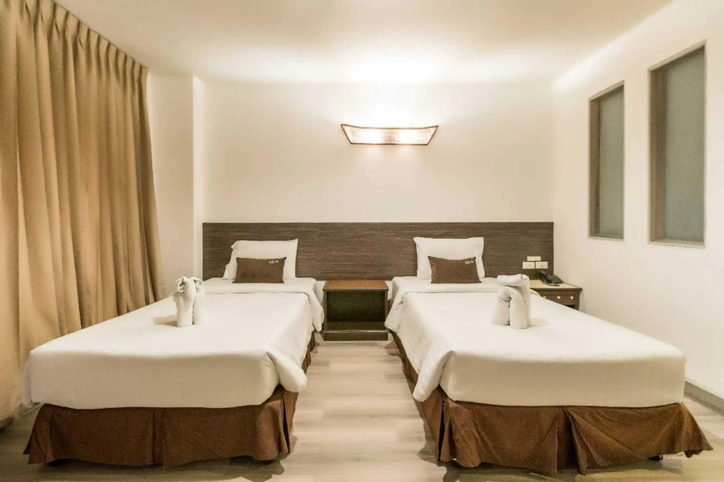 Superior Twin Room in Dancenter Luxury Underwater World Pattaya Superior Twin Room in Dancenter Luxury Underwater World Pattaya