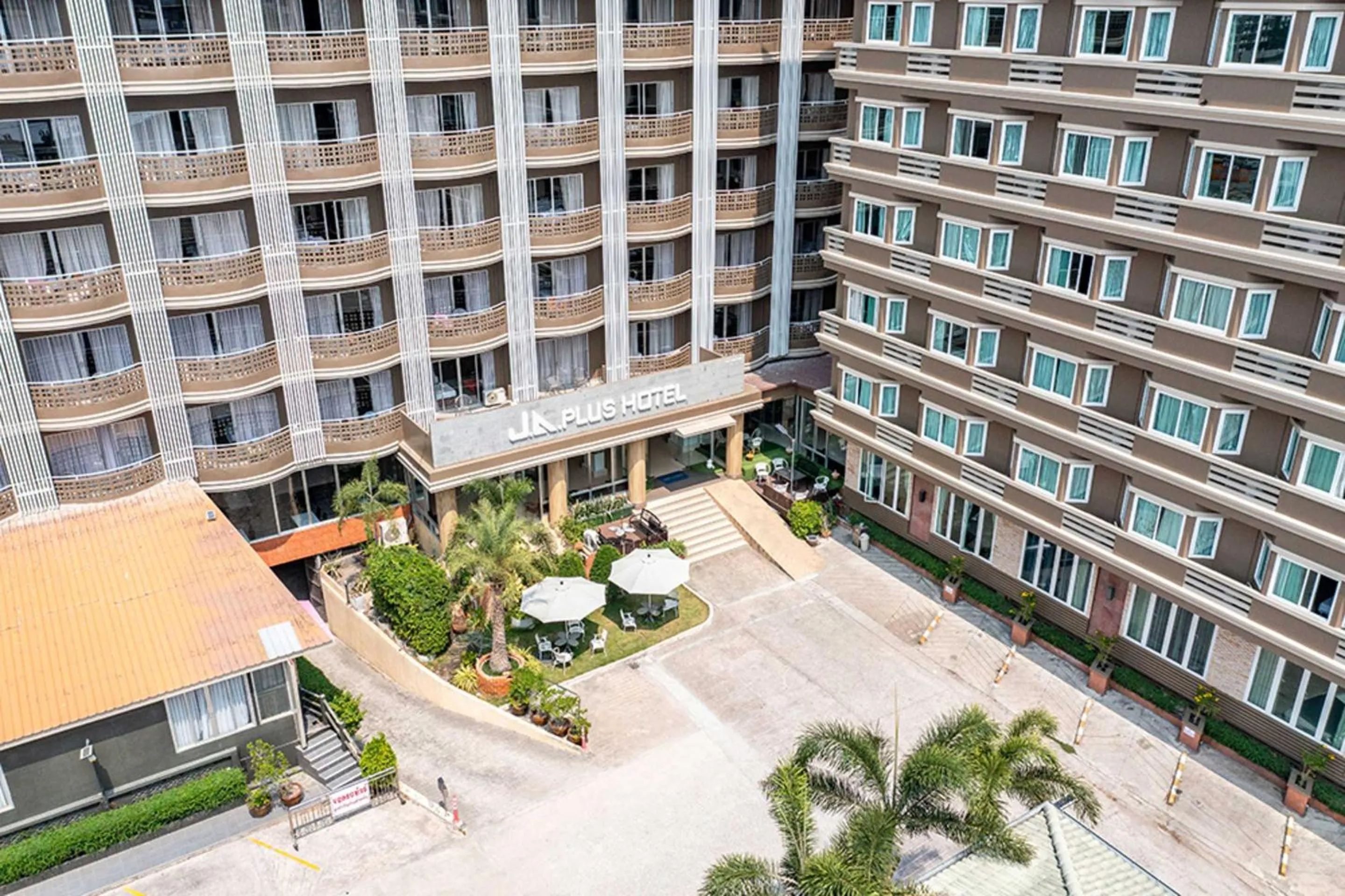 Property building in Dancenter Luxury Underwater World Pattaya